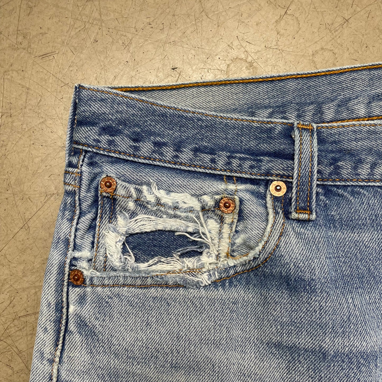 (L-XL) 1998 Levi’s 501 Jeanshose faded hellblau W38L31