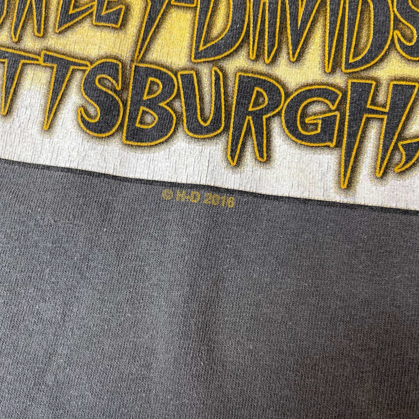 (XL) 2016 Harley Davidson Pittsburgh Big Logo Tshirt Faded grau