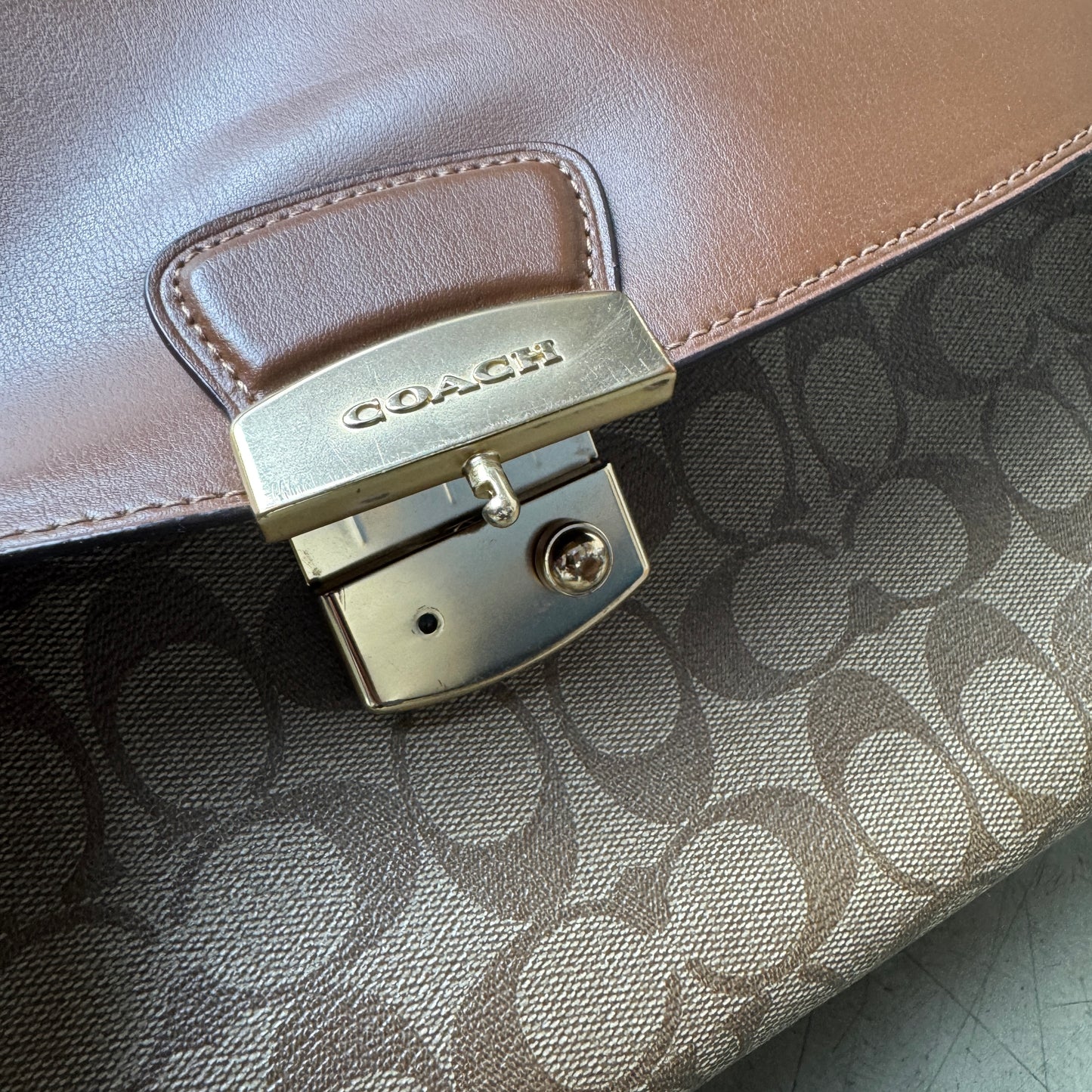 Coach Leder Handtasche Monogramm beige braun