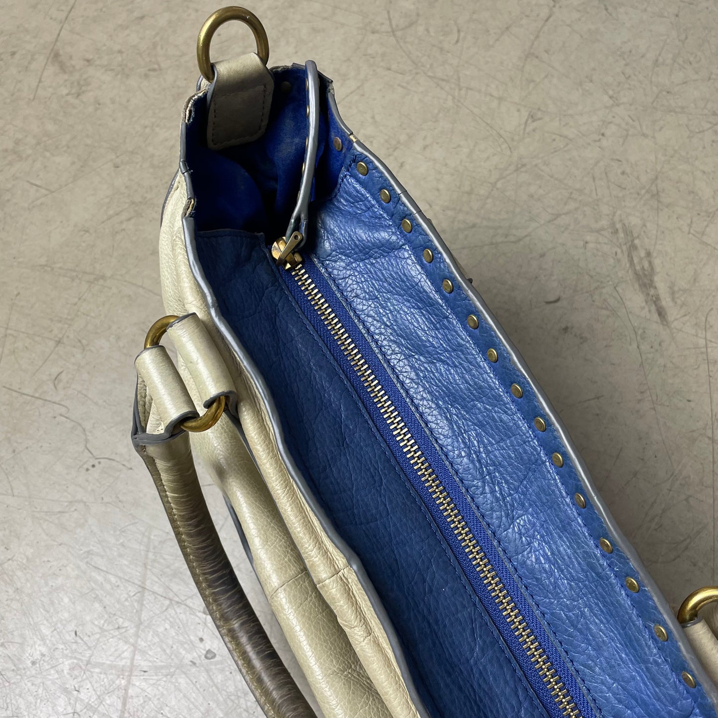 Liebeskind Berlin Leder Handtasche Bag Creme beige blau klein Nieten