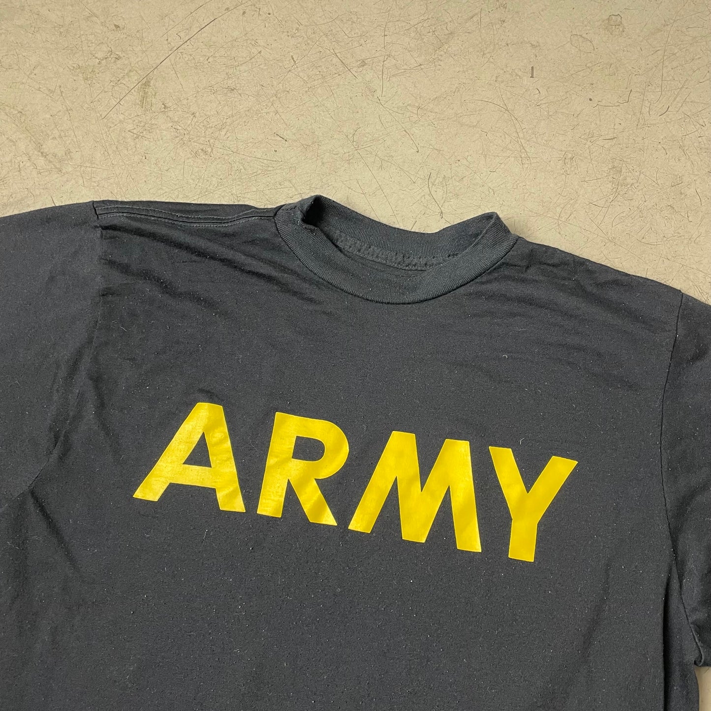 (M-L) US Army Spellout Tshirt schwarz gelb