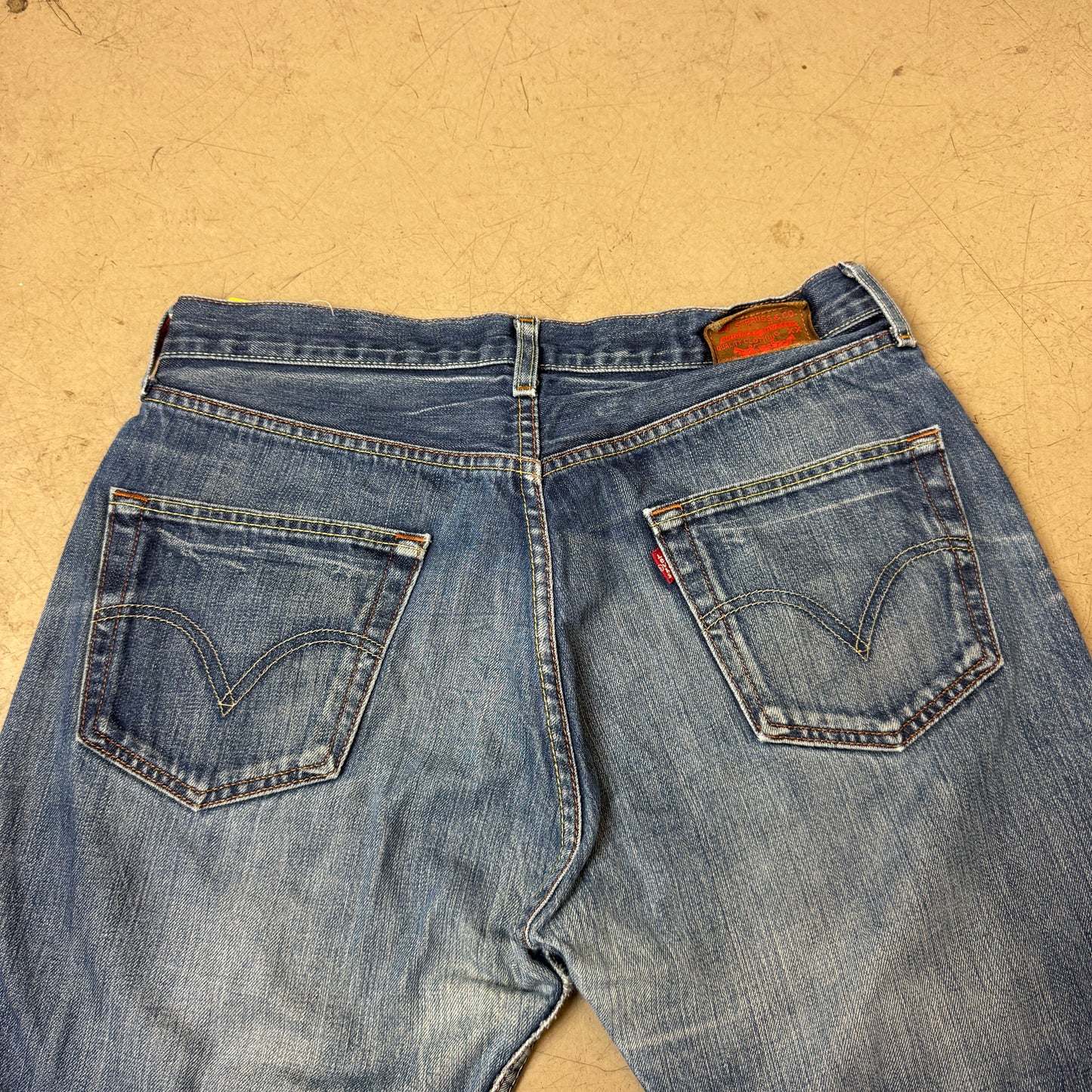 (L) Faded Levi’s 501 Jeanshose blau W34/L34