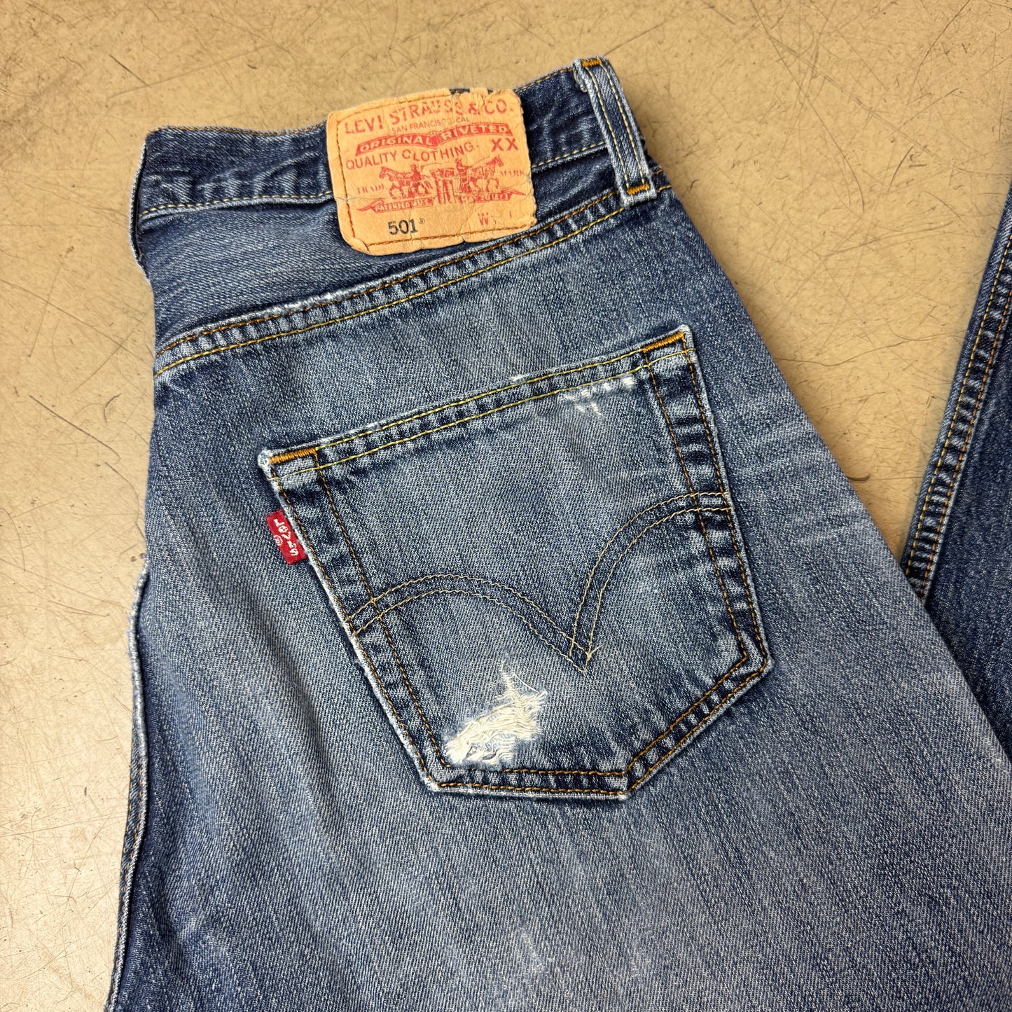 (M) Faded Levi’s 501 Jeanshose blau W32/L34