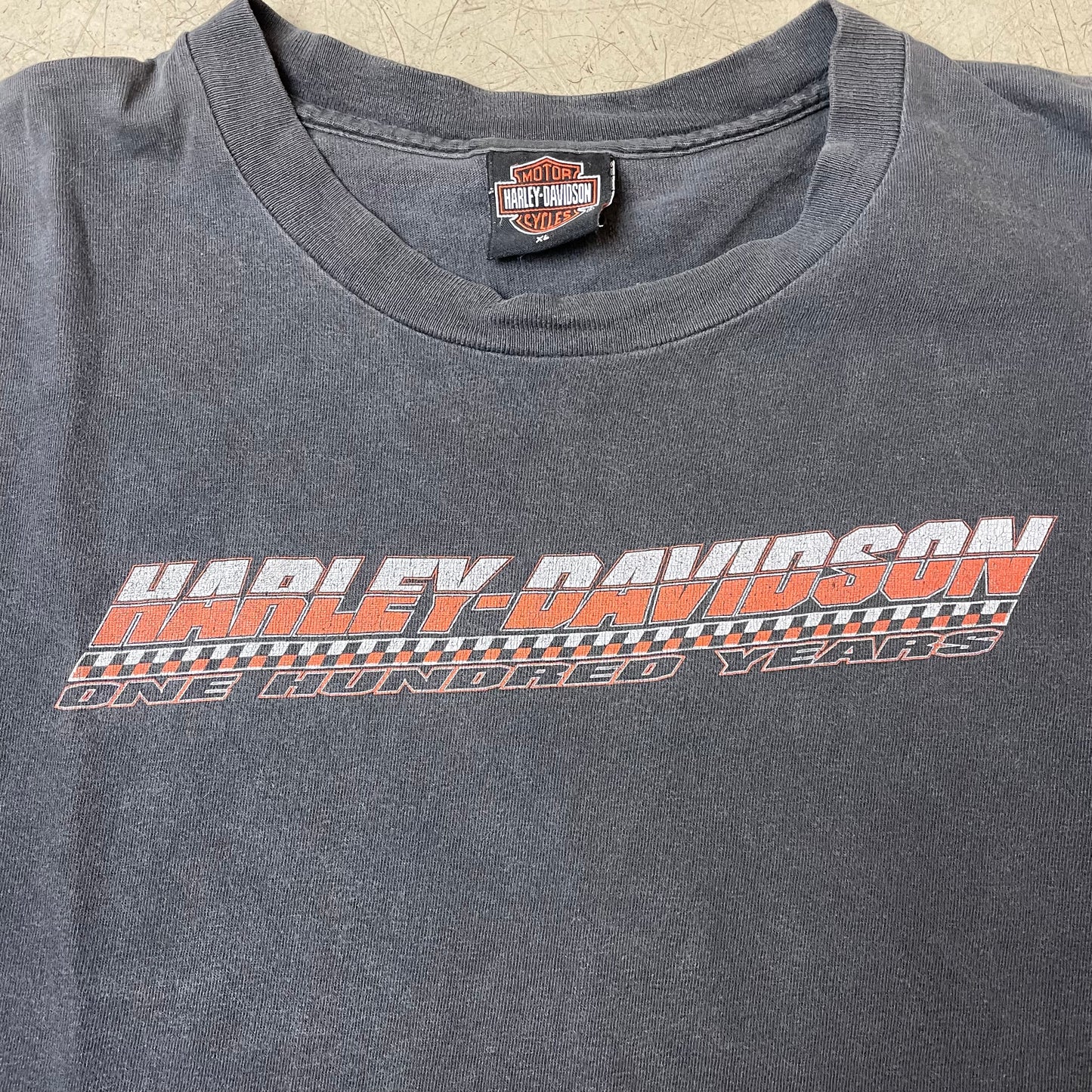 (XL) 2002 Harley Davidson Logo Tshirt faded Black