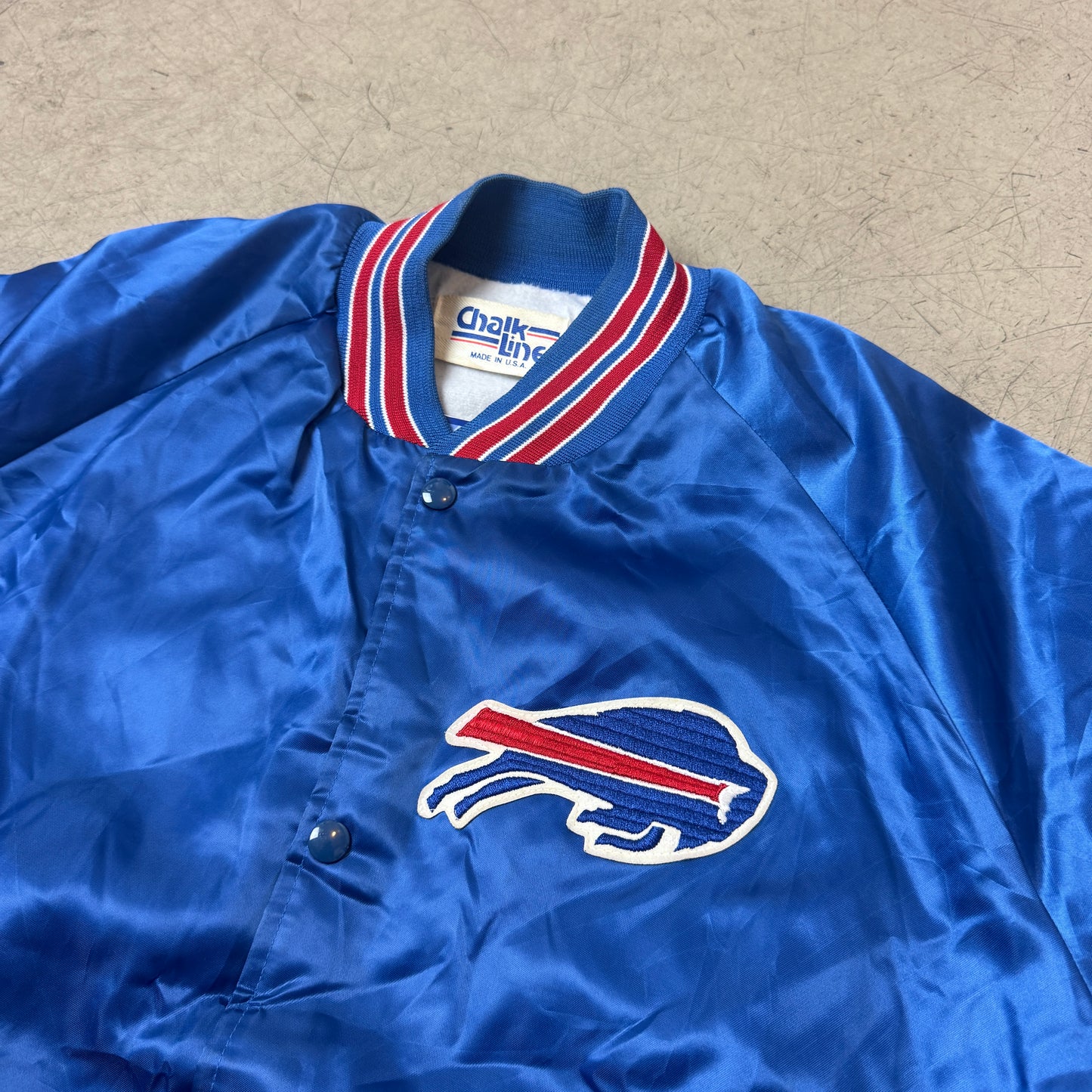 (L-XL) 1980s Chalk Line Bills Satin Bomberjacke