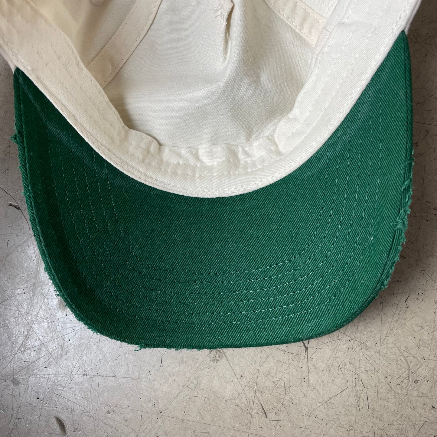 Antik Vintage Pin Canvas Cap dunkelgrün beige