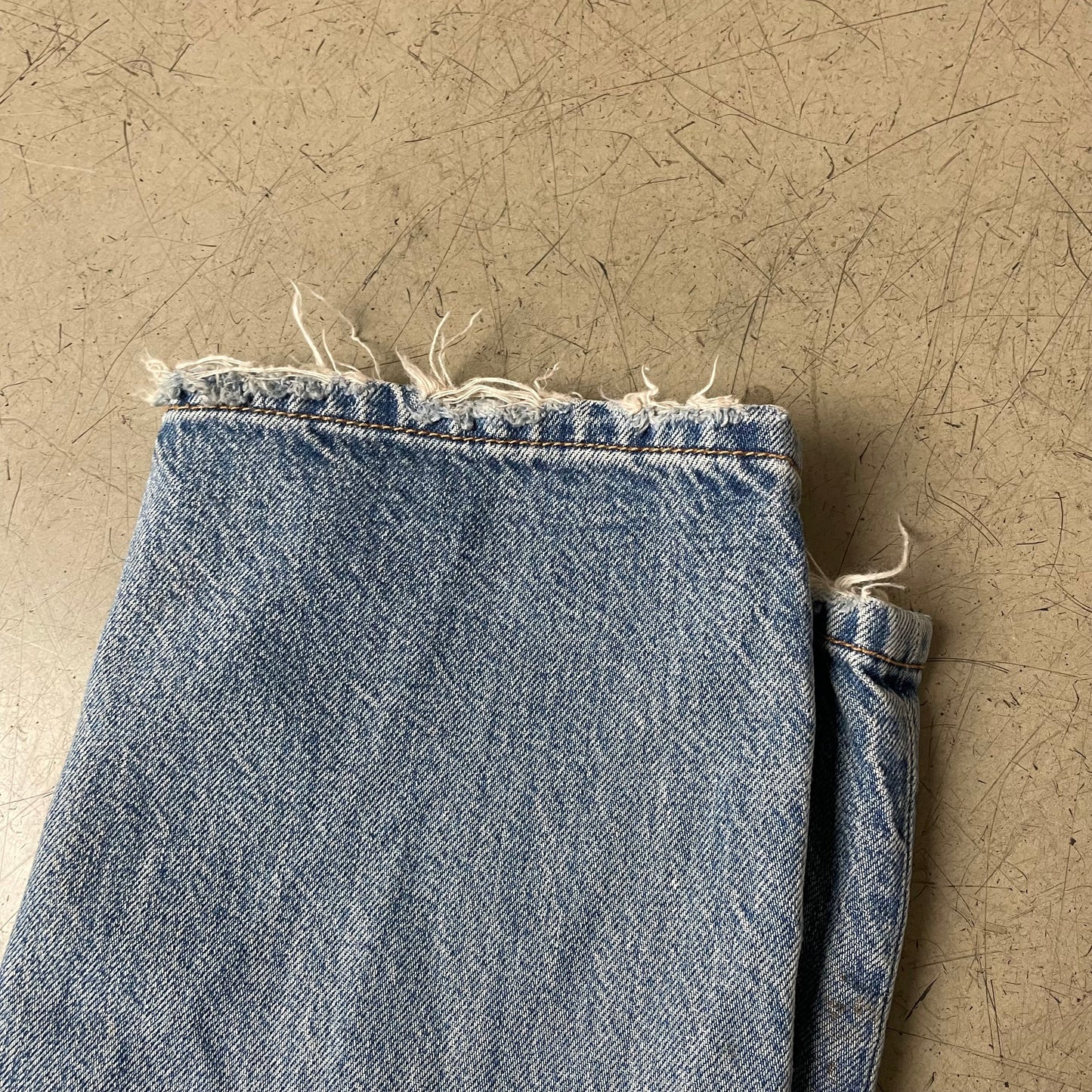 (M) Ripped Levi’s 501 CT Jeanshose faded hellblau W29/L32