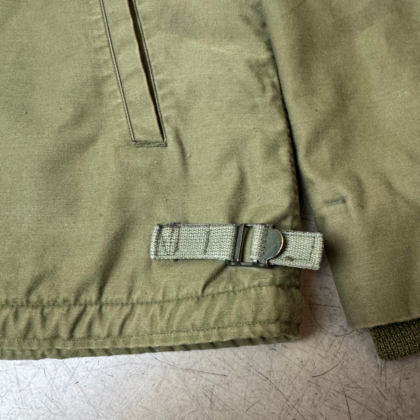 (S-M) Vintage Cropped Padded Army Jacket Olivgrün