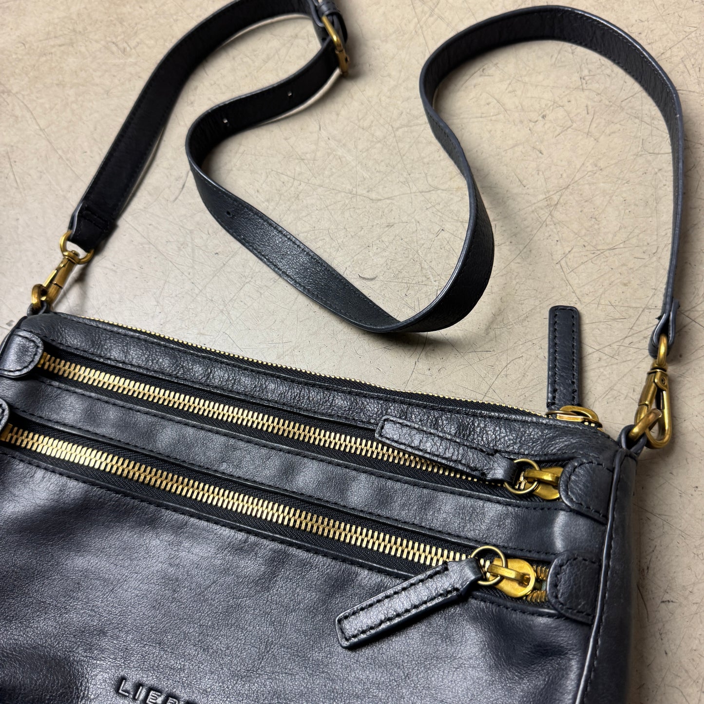 Liebeskind Berlin Leder Side Bag schwarz Double Zip