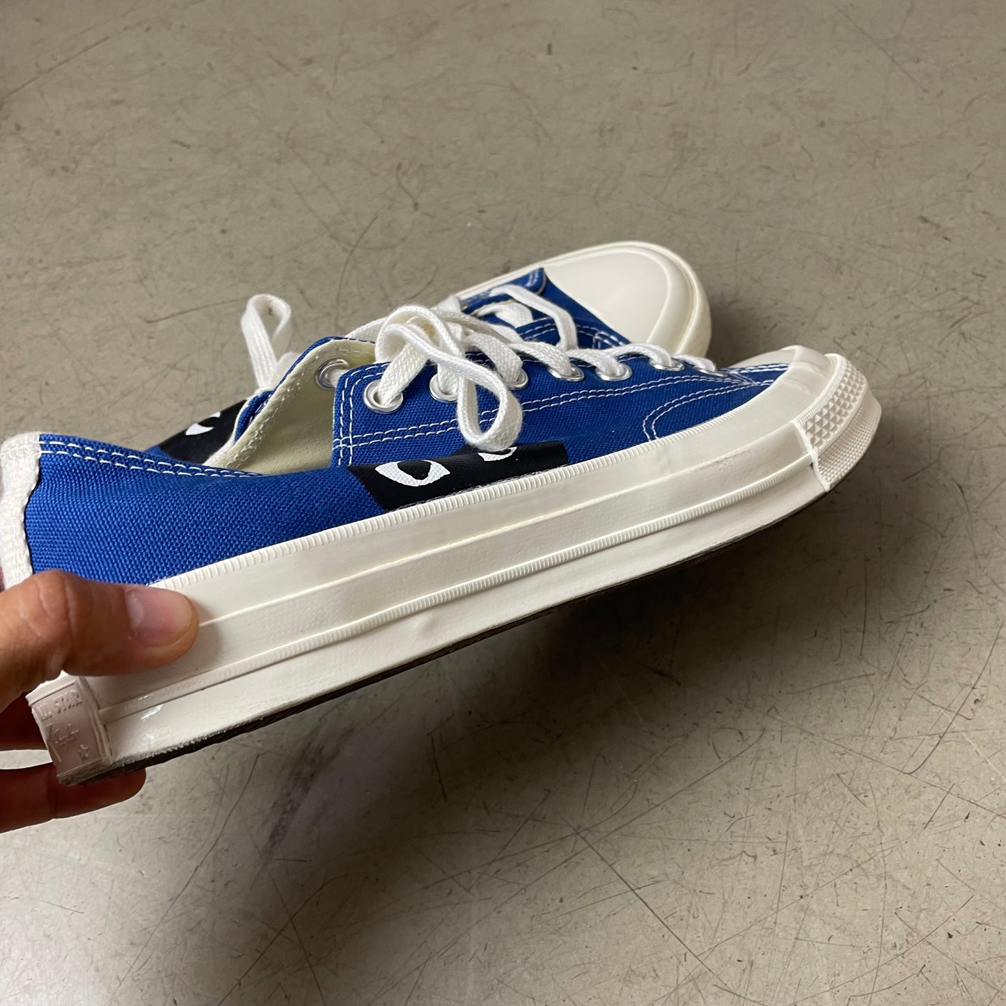 (EU 42,5) CDG Comme des Garcons Converse Chucks Low blau weiß US9