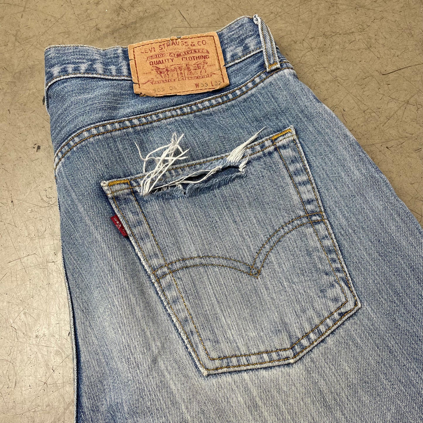 (L) Levi’s 505 04 Jeanshose faded blau W33/L32