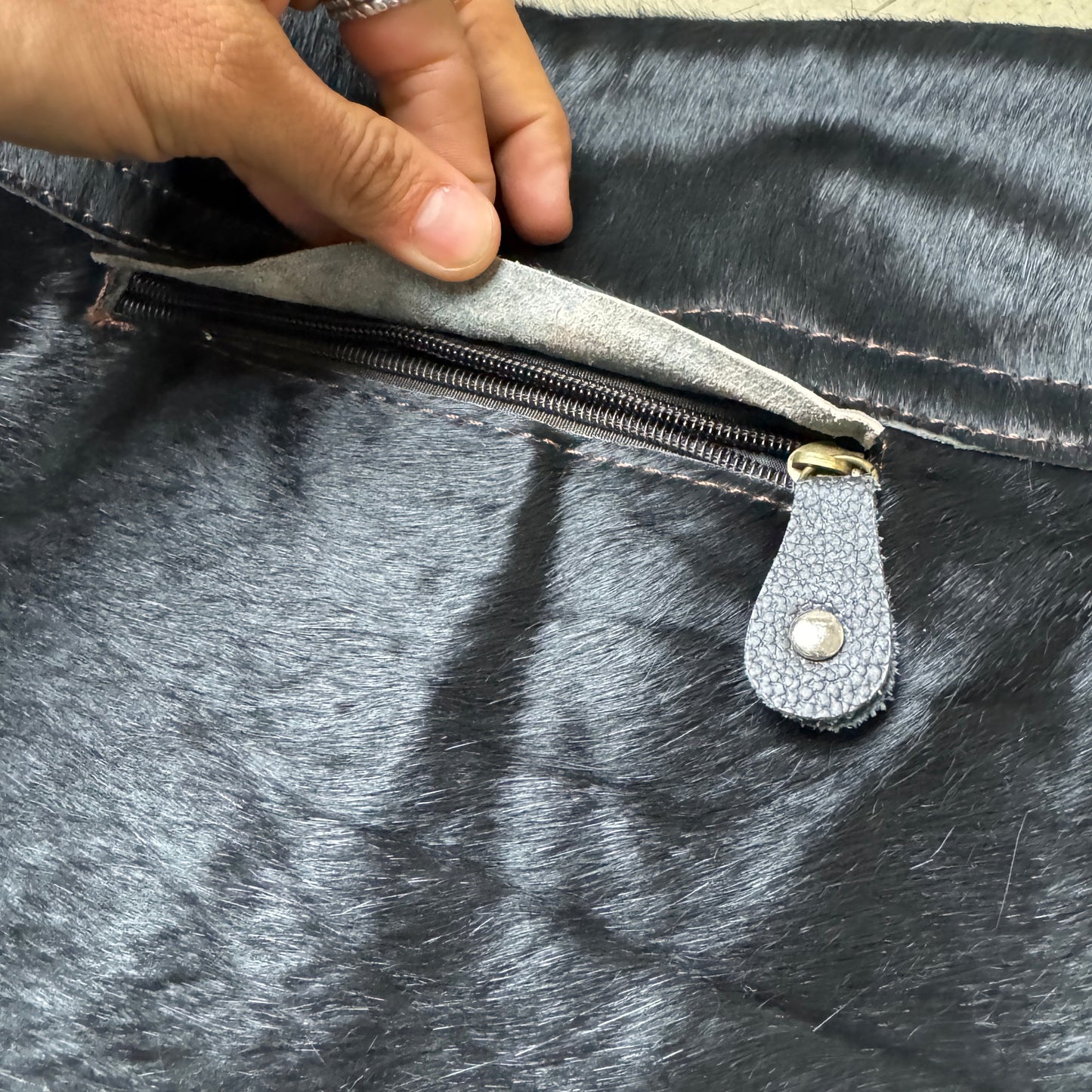 Black Cow Hide / Kuhfell Leder Side Bag