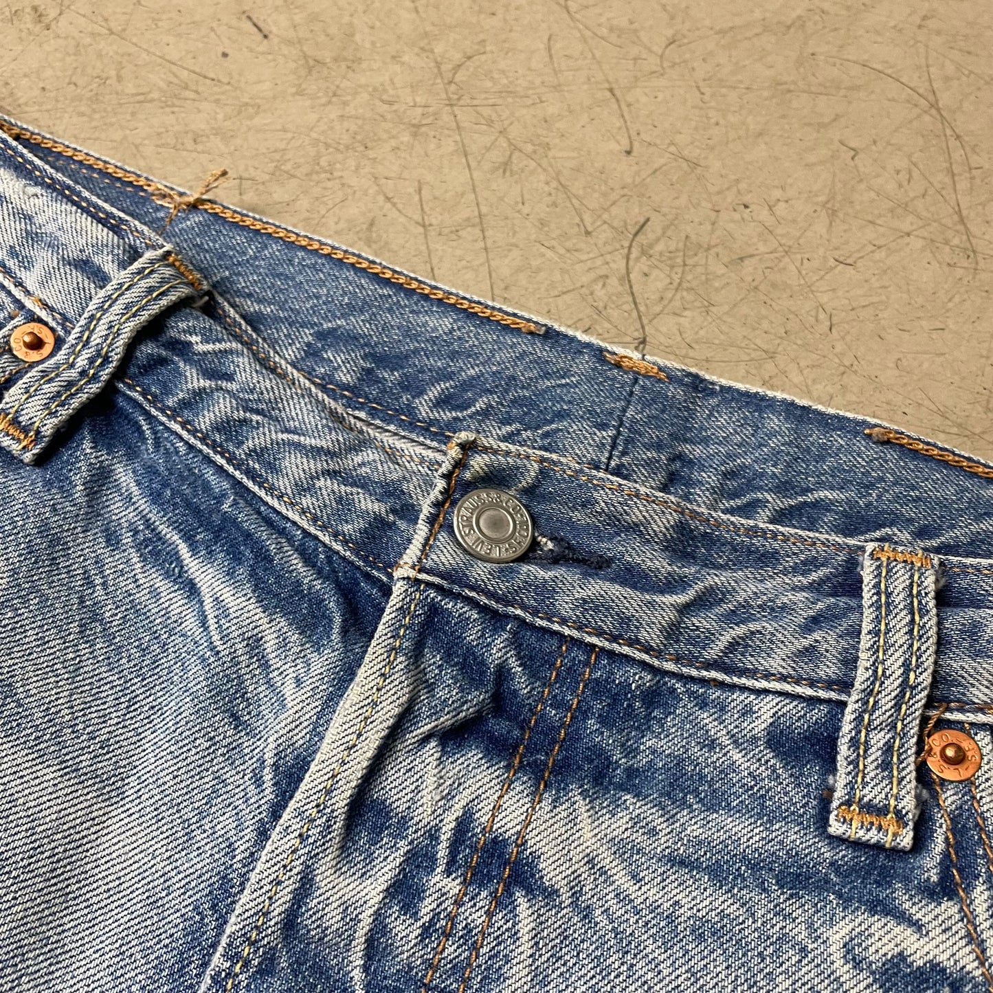 (M) Ripped Levi’s 501 CT Jeanshose faded hellblau W29/L32