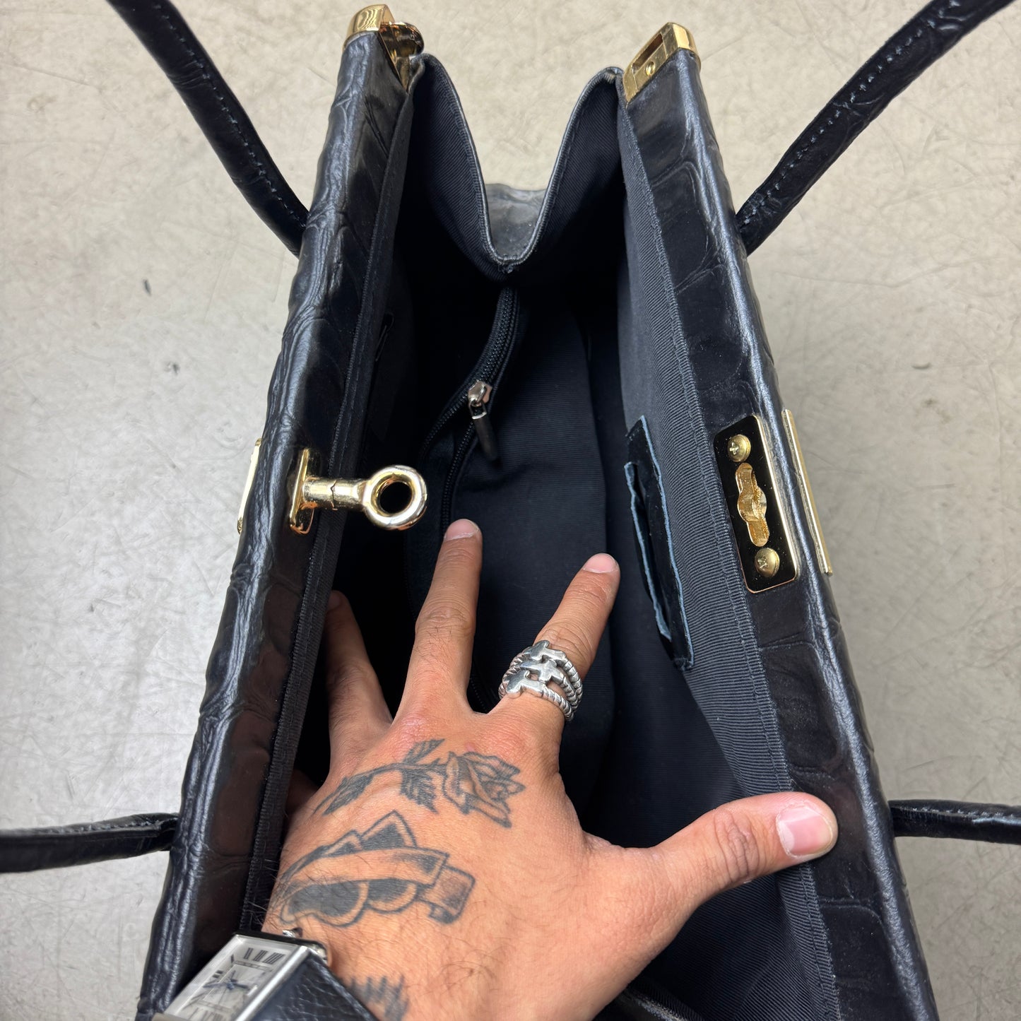 Vintage Croco Prägung Leder Handtasche schwarz