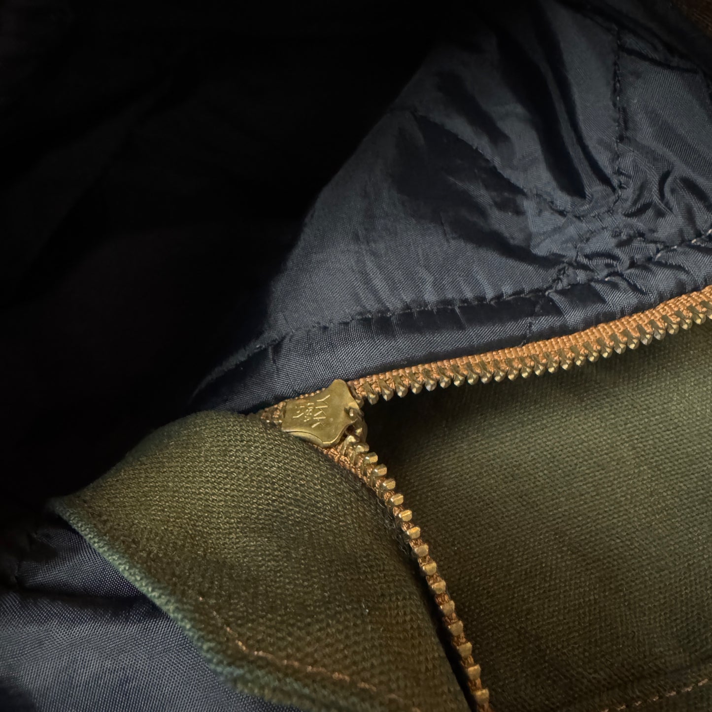 (M) Carhartt Duck Weste Forest Green