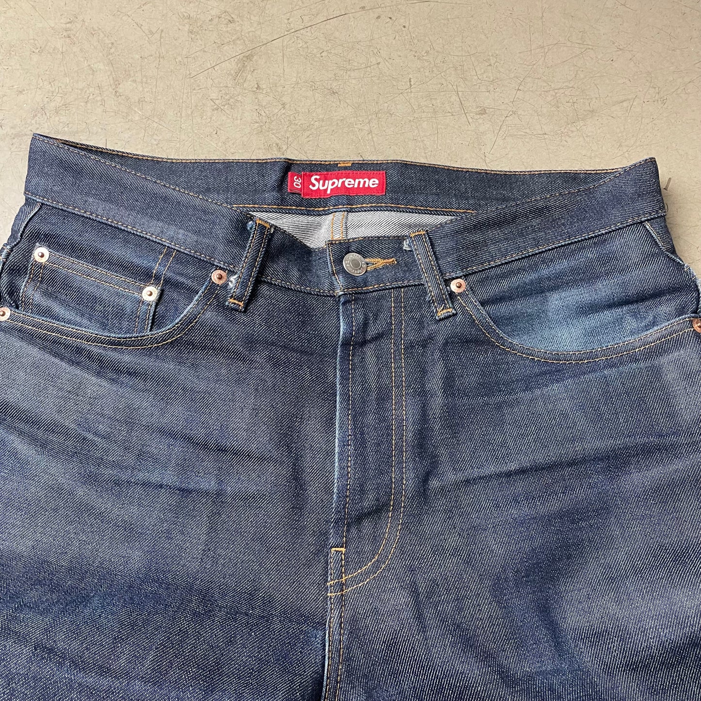 (L) Supreme Selvedge Selvage Denim Jeanshose dunkelblau W30