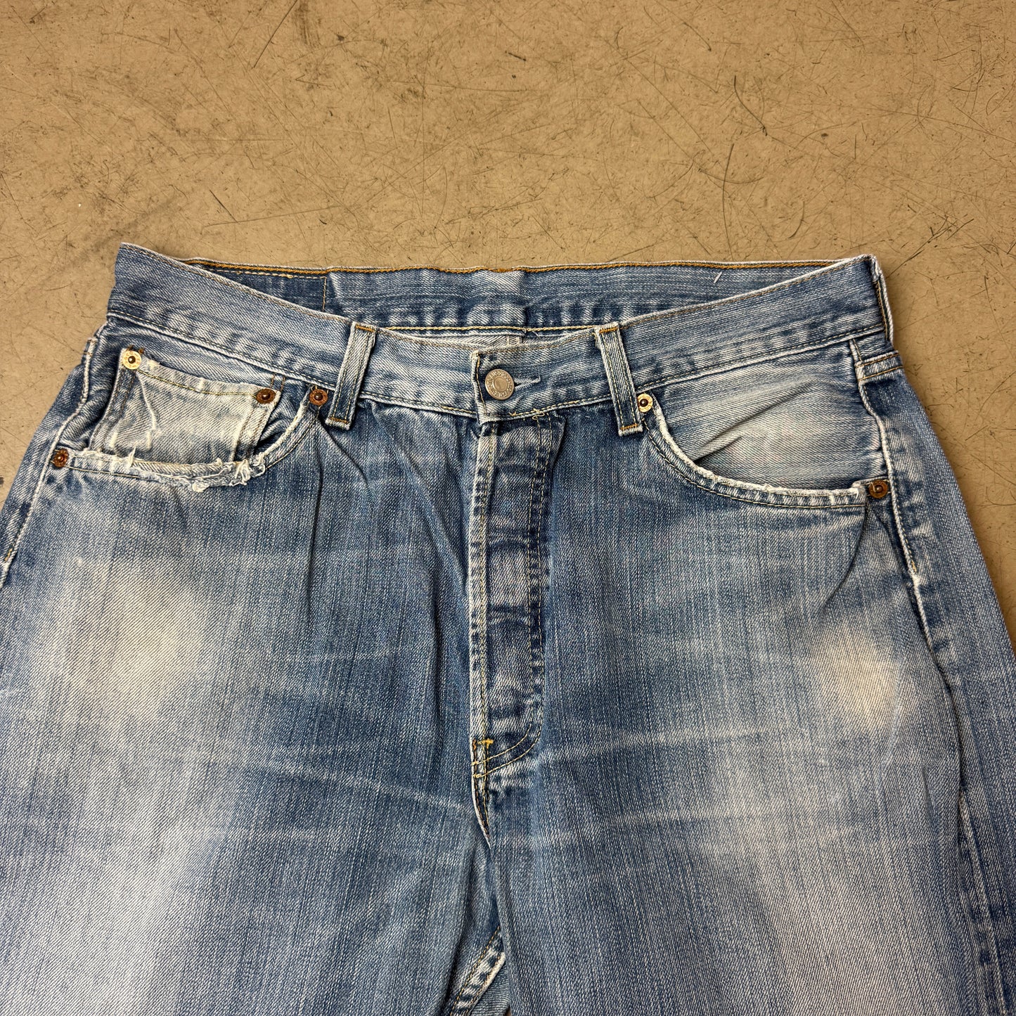 (M) Faded Levi’s 501 Jeanshose blau W34/L32