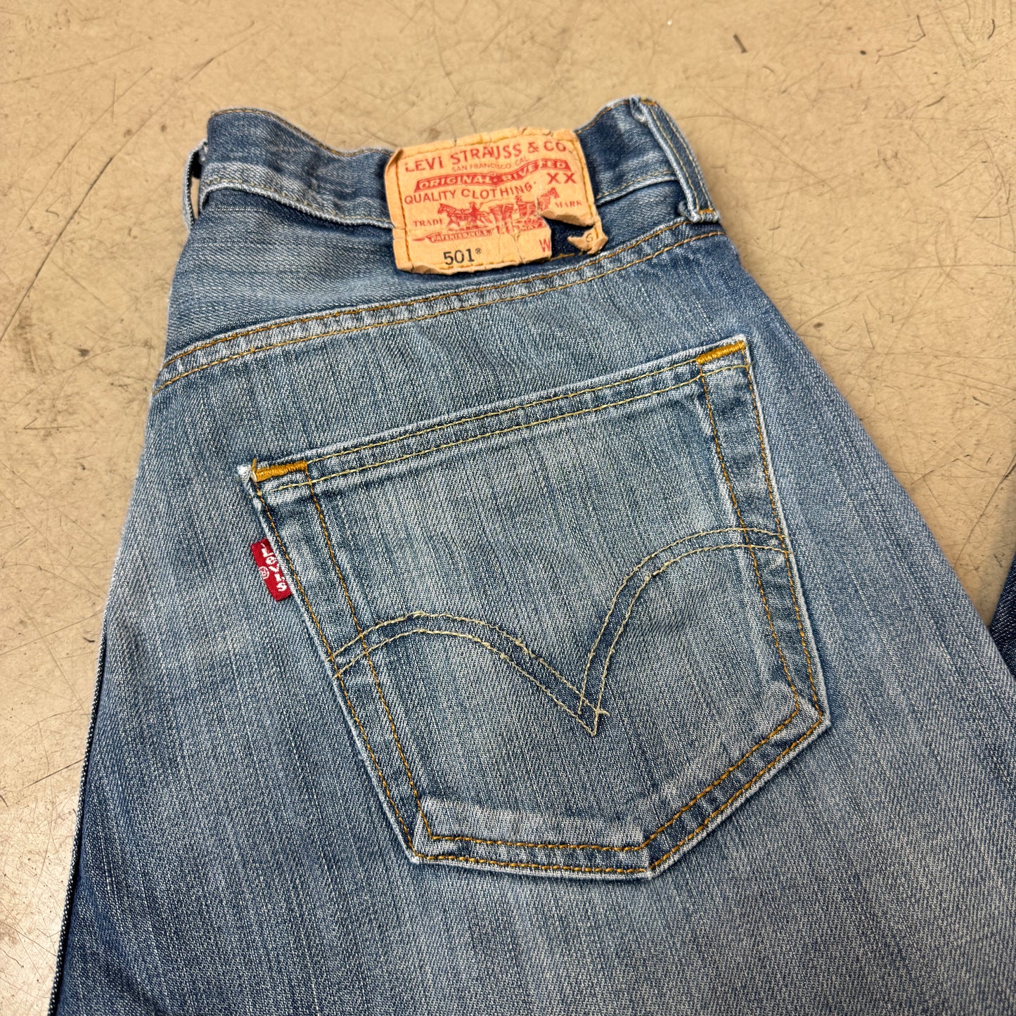 (M) Faded Levi’s 501 Jeanshose W33/L36