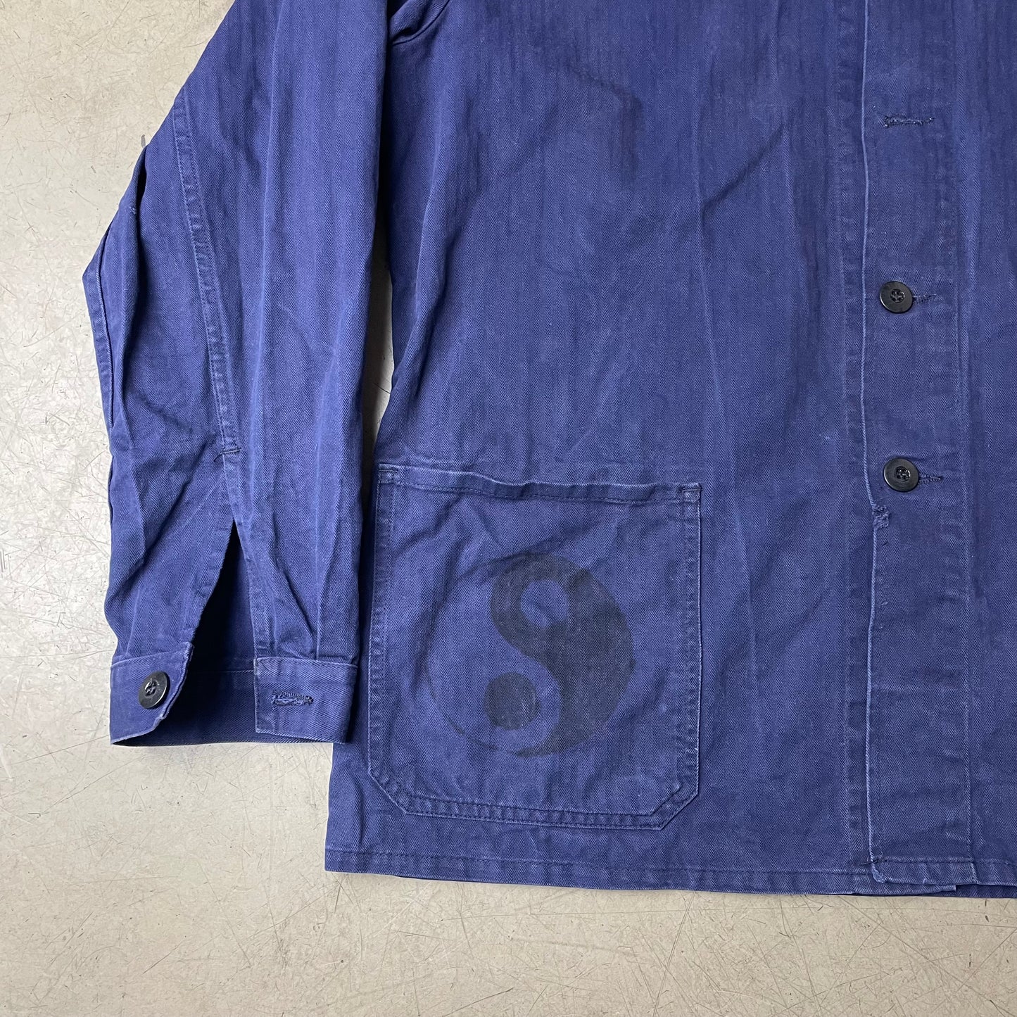 (L) French Work Shirt Yin Yang faded blau