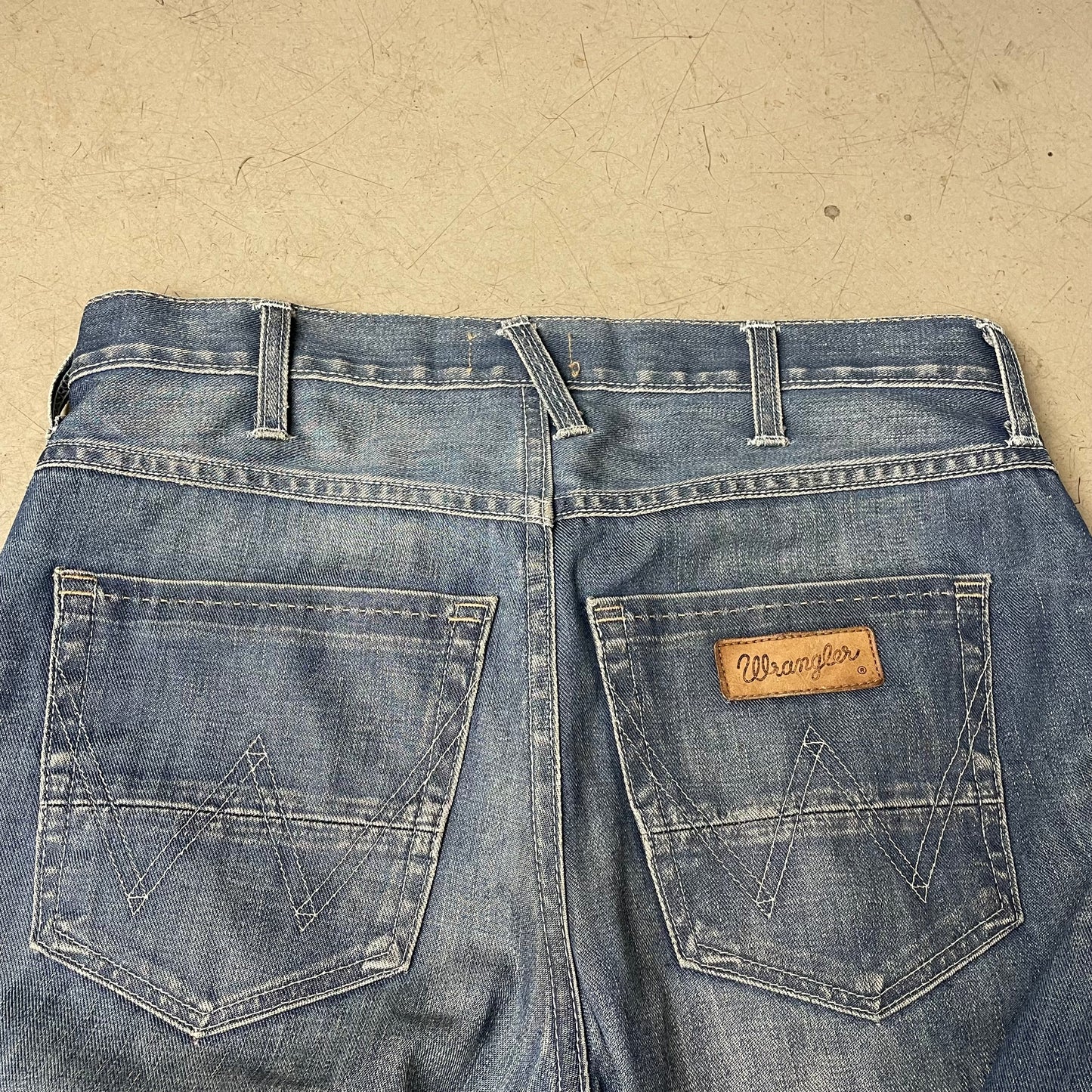 (M-L) Wrangler „Bruce“ Jeanshose faded blau W30/L34