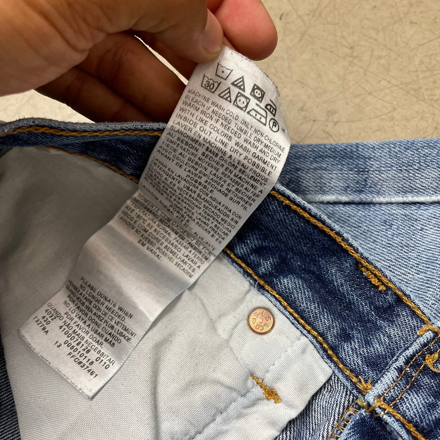 (M) Levi’s 501 Jeanshose faded blau W33L32