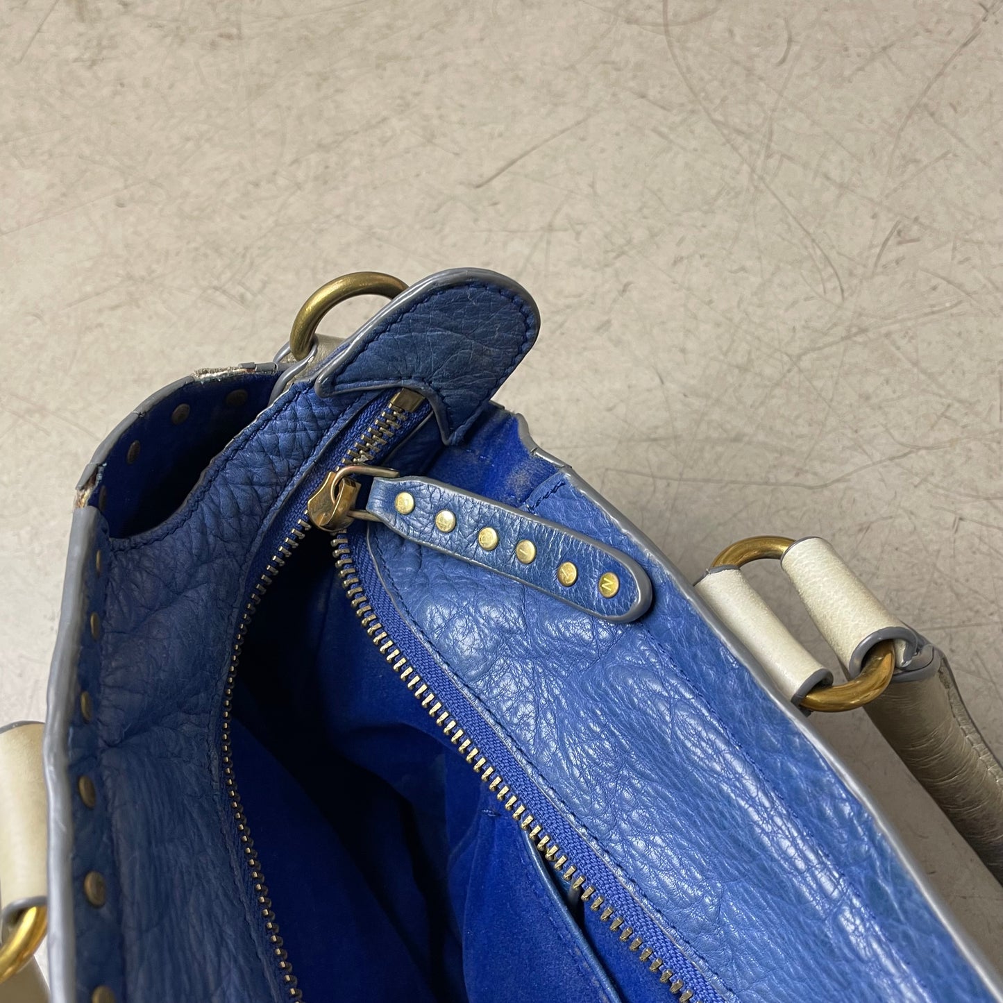 Liebeskind Berlin Leder Handtasche Bag Creme beige blau klein Nieten