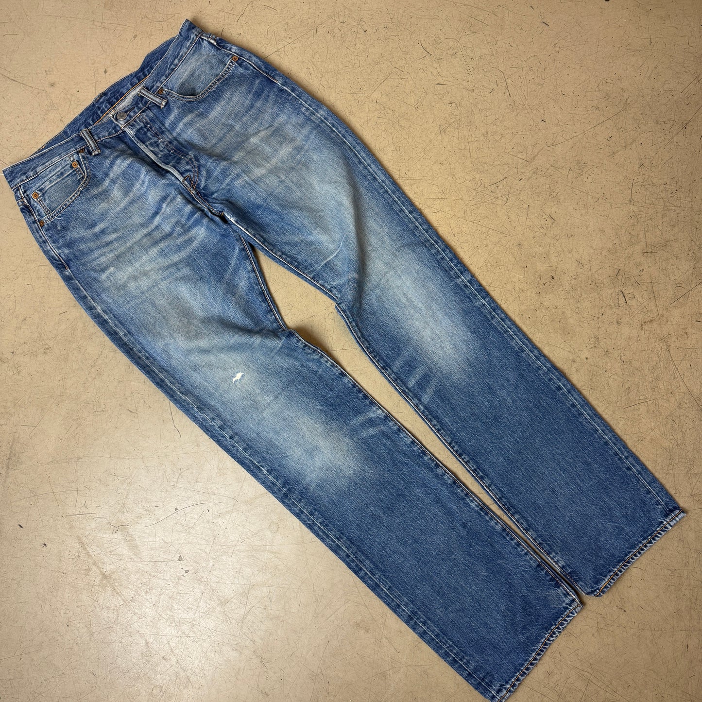 (L) Faded Levi’s 501 Jeanshose Blau W33/L36