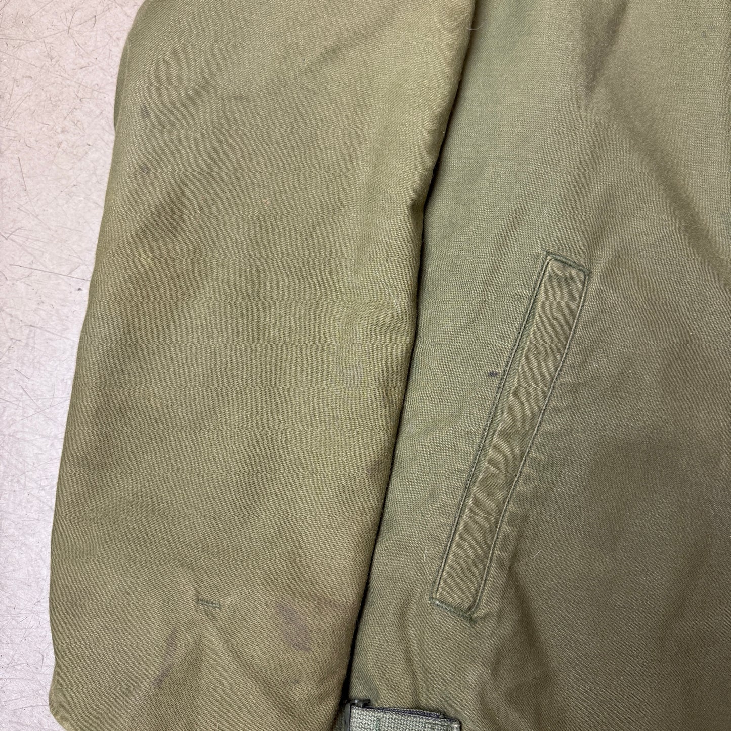(S-M) Vintage Cropped Padded Army Jacket Olivgrün