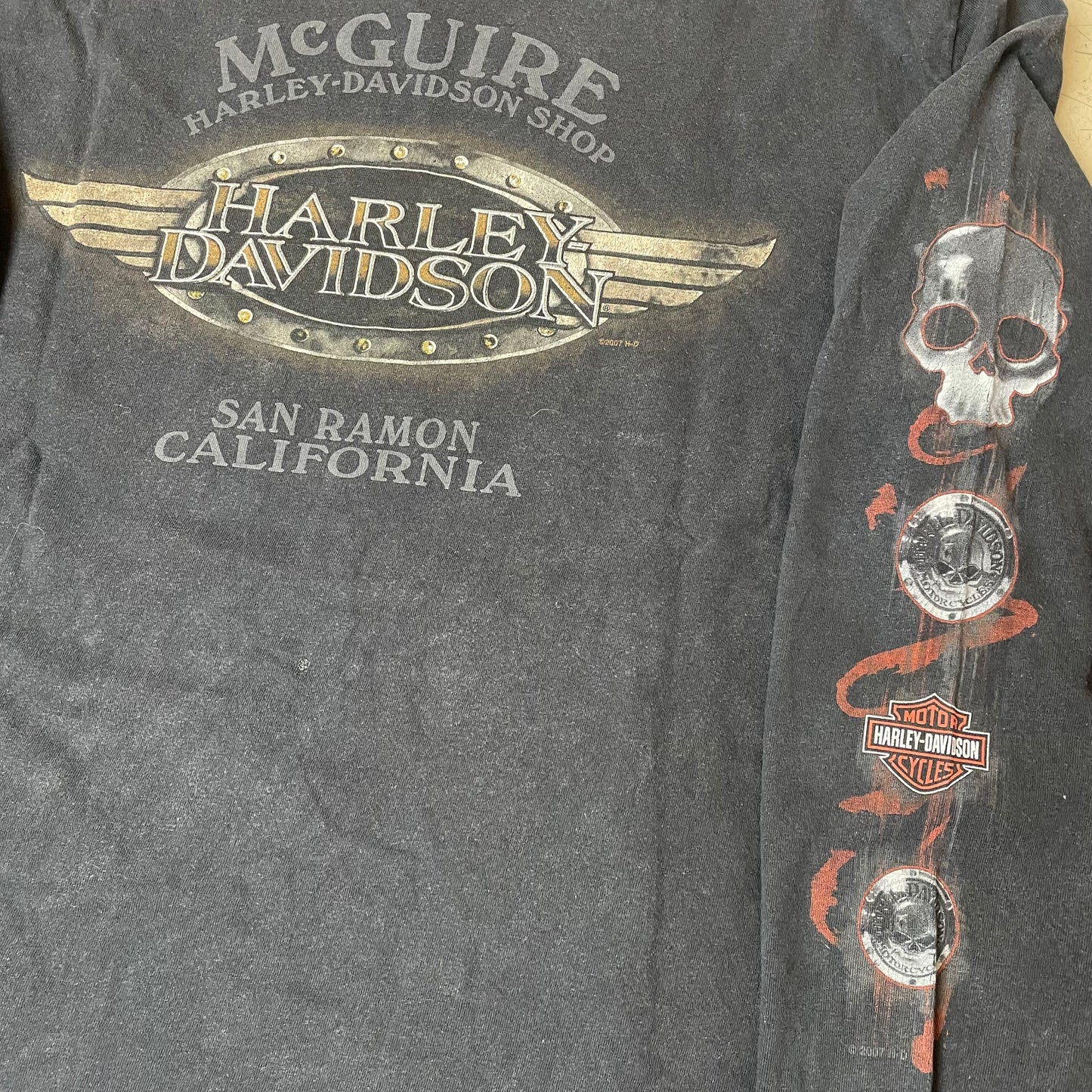 (L) 2007 Harley Davidson Skull Longsleeve black cropped California