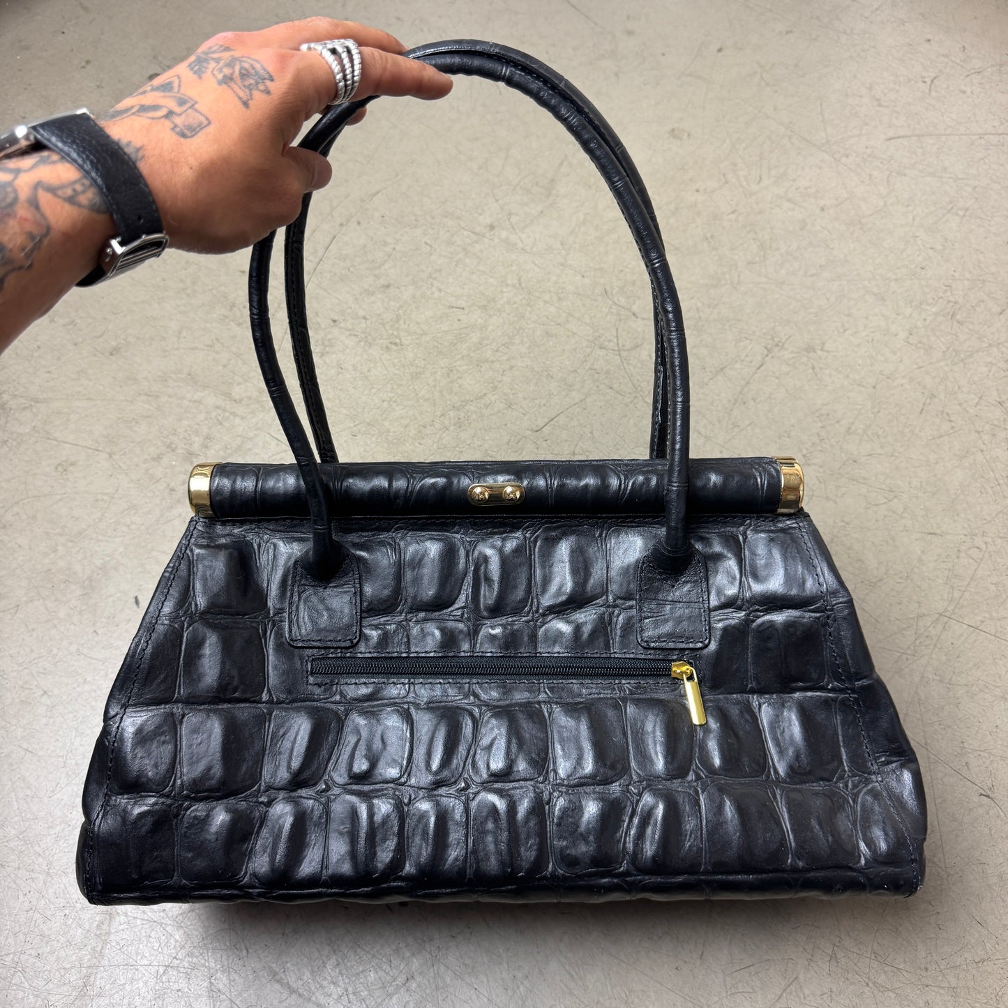 Vintage Croco Prägung Leder Handtasche schwarz