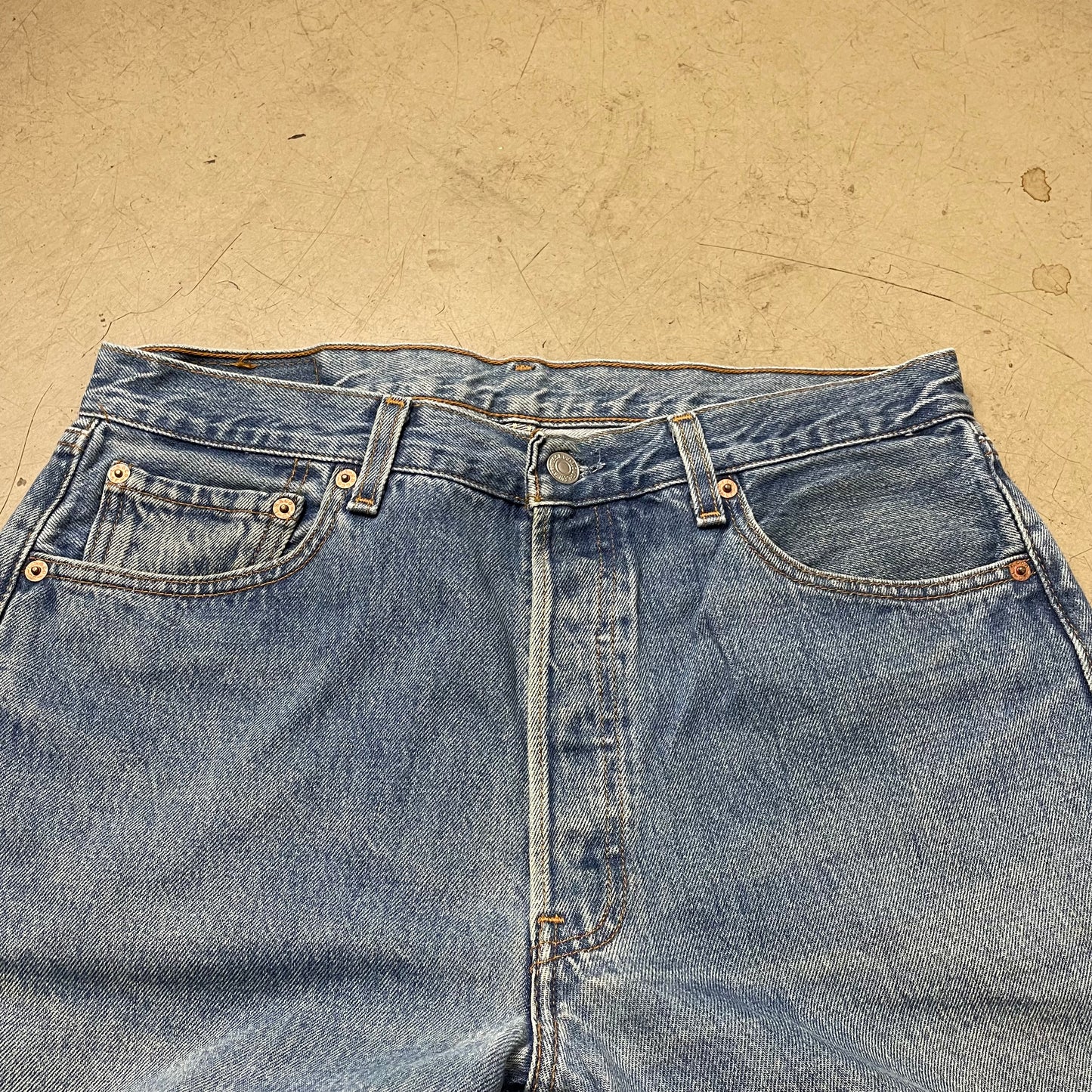 (L) Levi’s 501 Jeanshose hellblau W34L32
