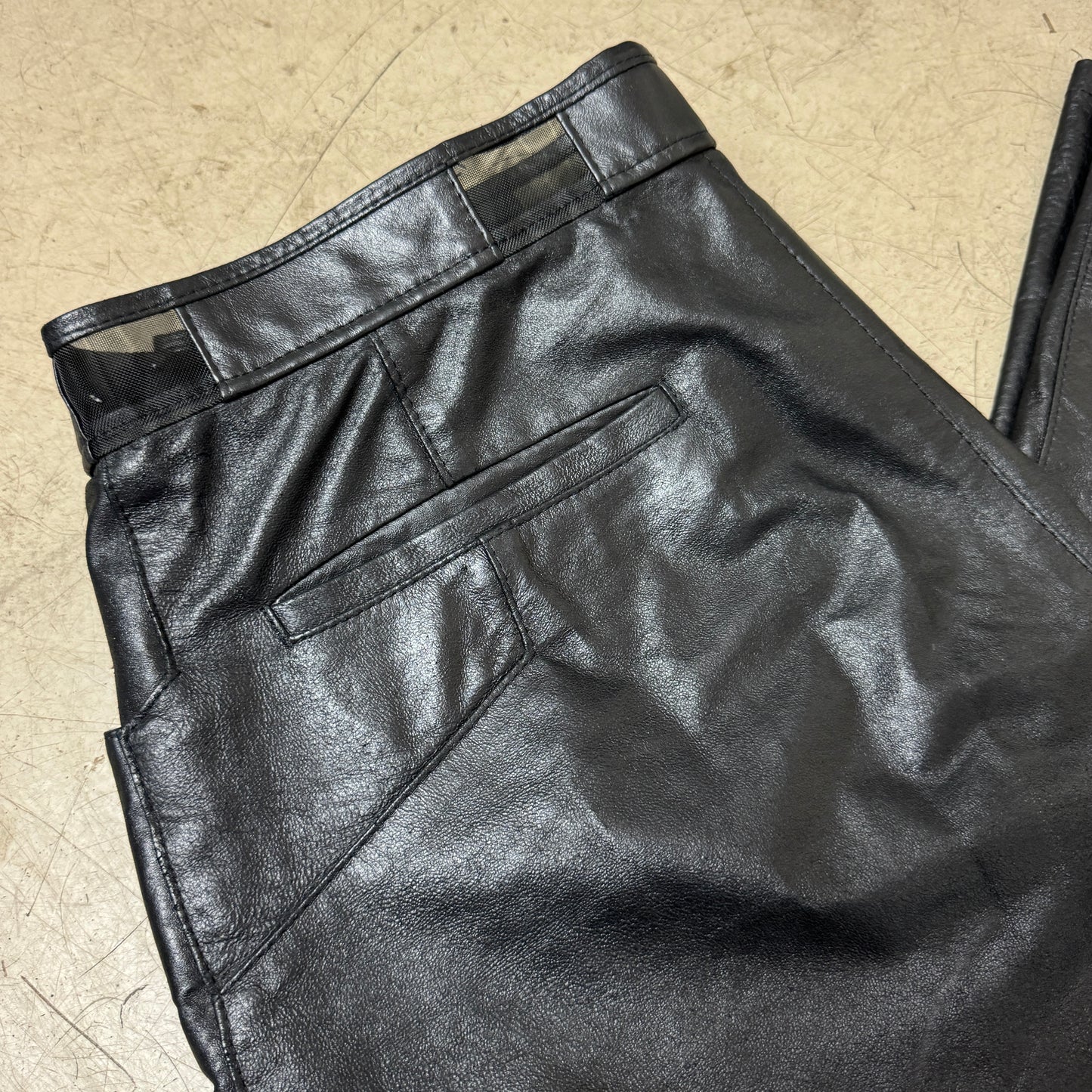 (L) 1990s Versace Leather Pants Straight Cut W38