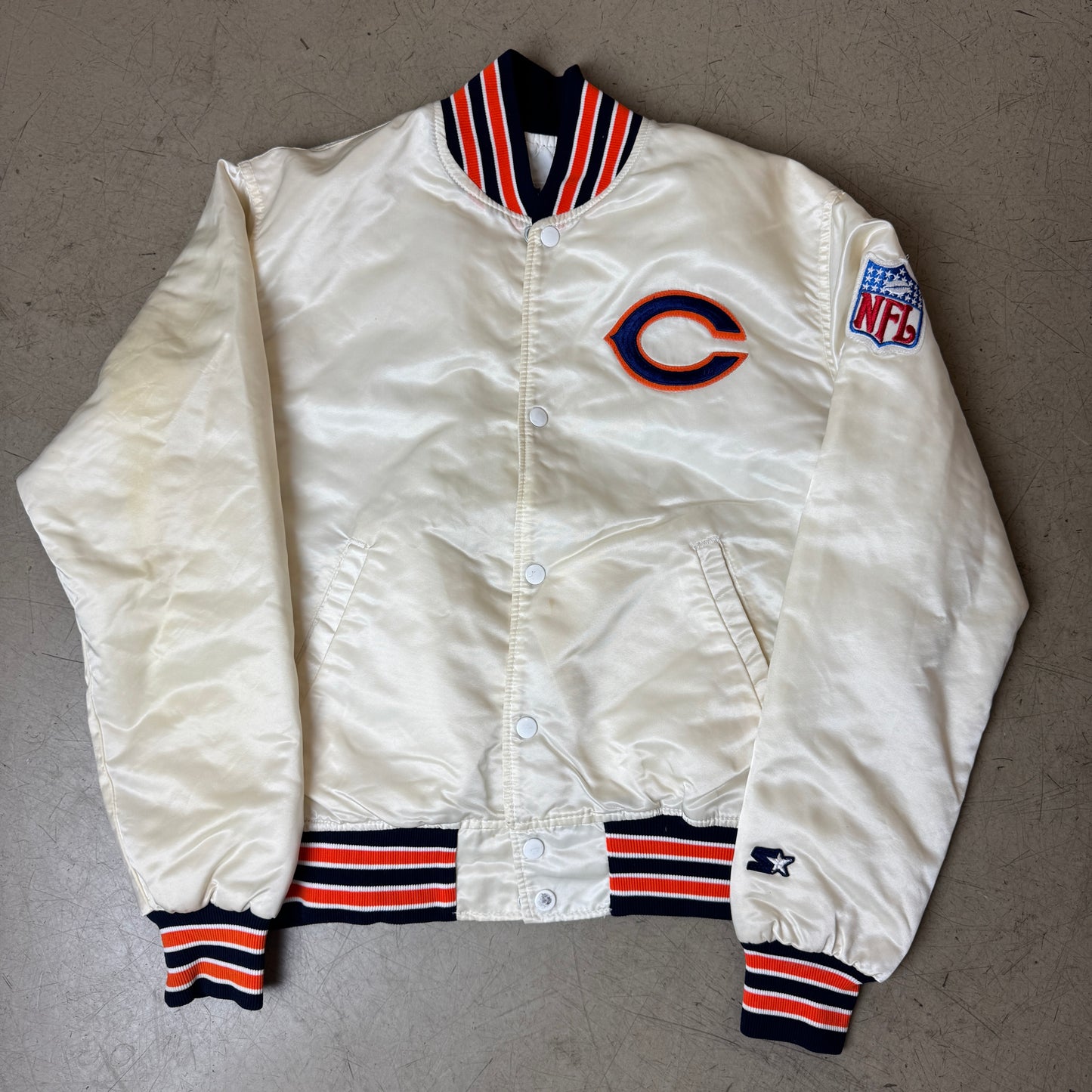 (M) 80s Chicago Bears Proline Starter NFL Satin Bomberjacke Creme