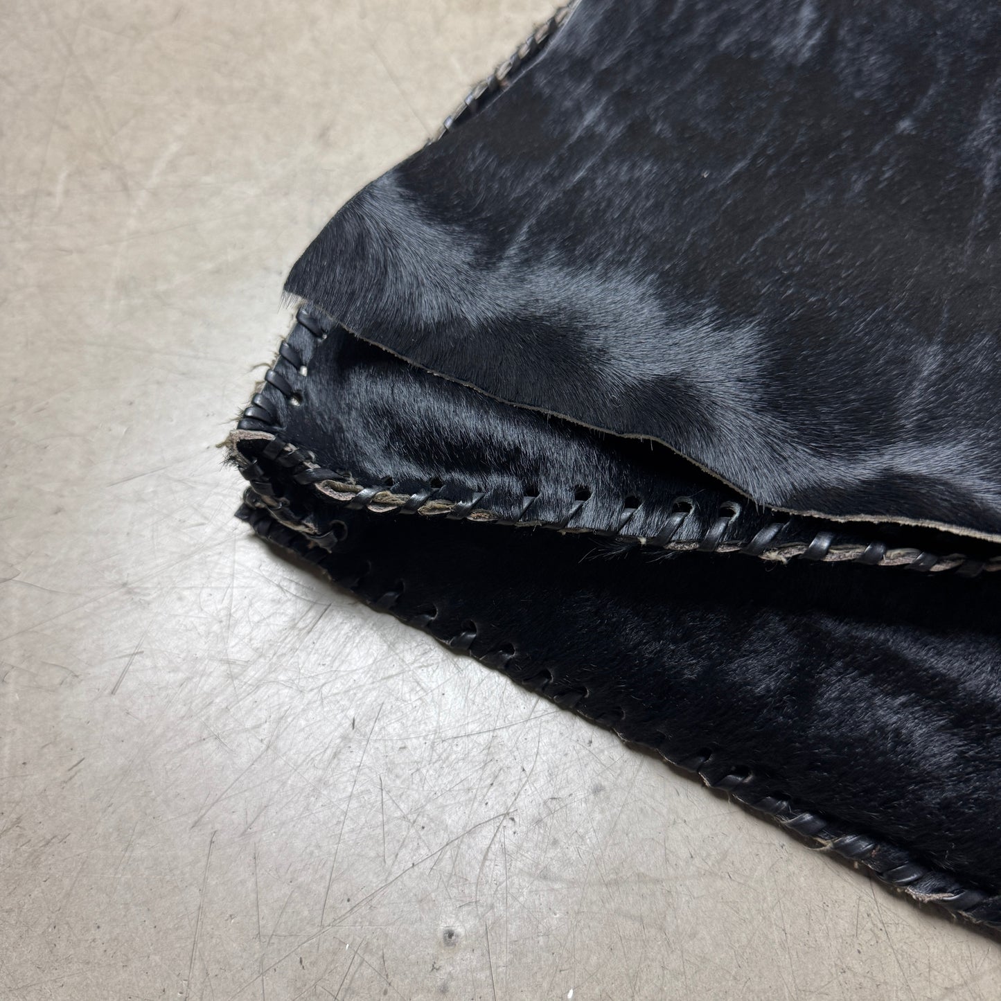 Black Cow Hide / Kuhfell Leder Side Bag