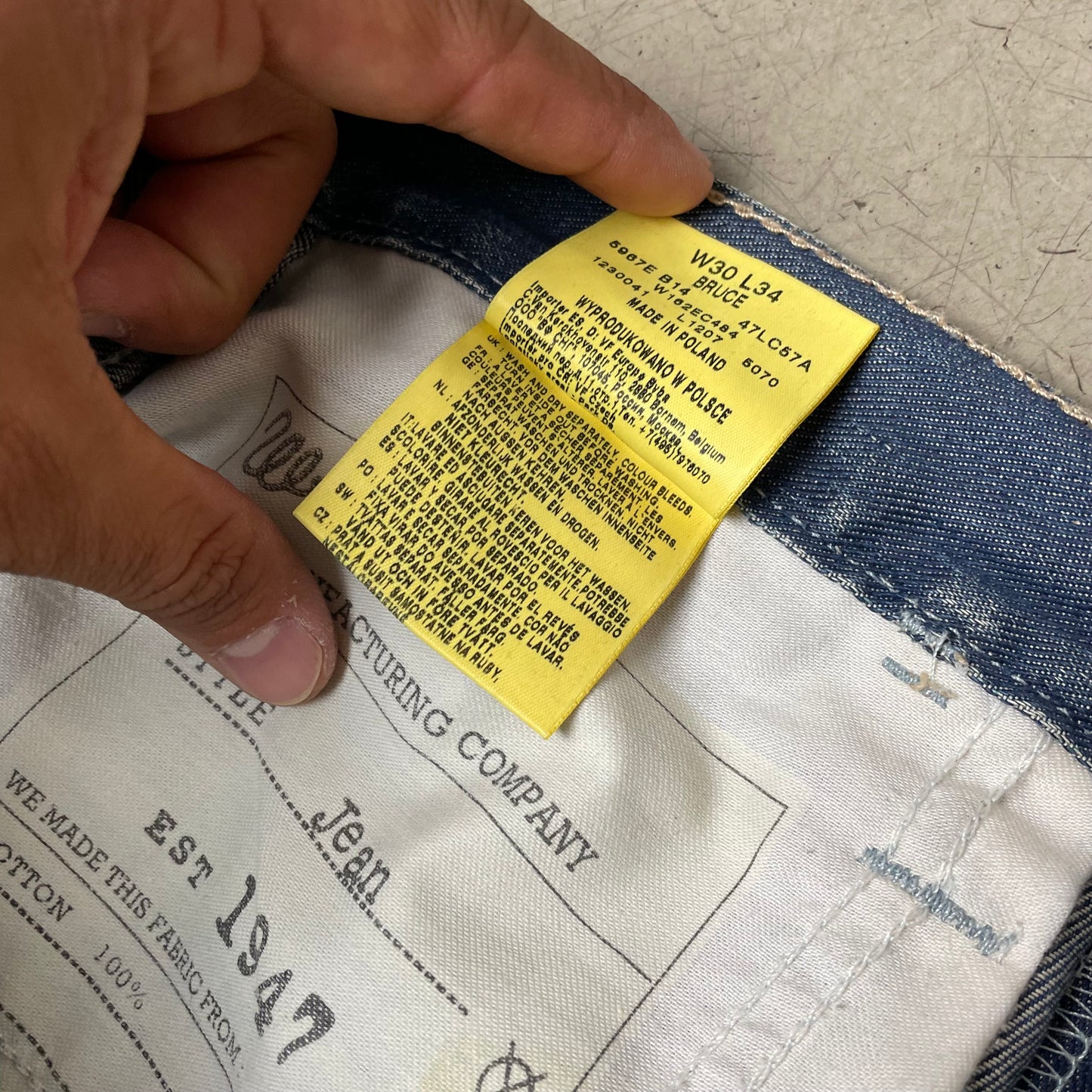 (M-L) Wrangler „Bruce“ Jeanshose faded blau W30/L34