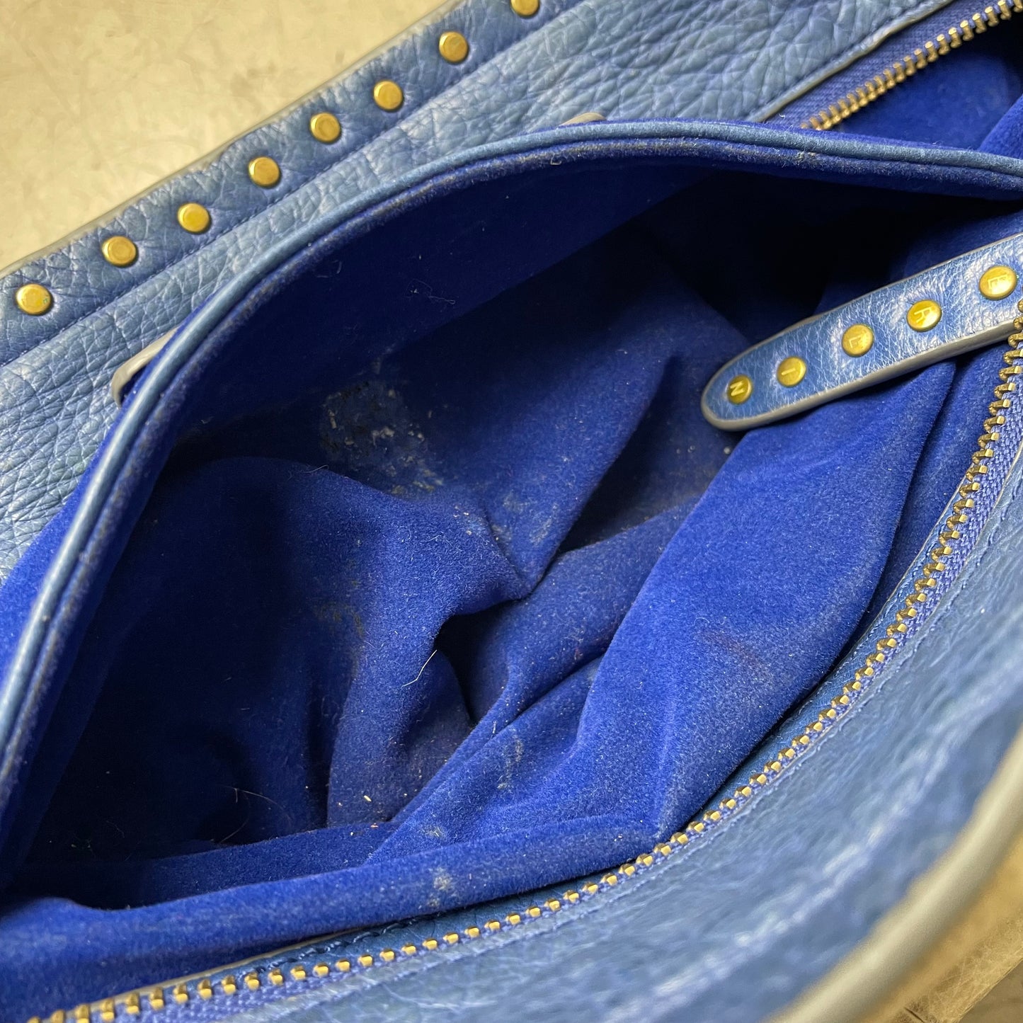Liebeskind Berlin Leder Handtasche Bag Creme beige blau klein Nieten