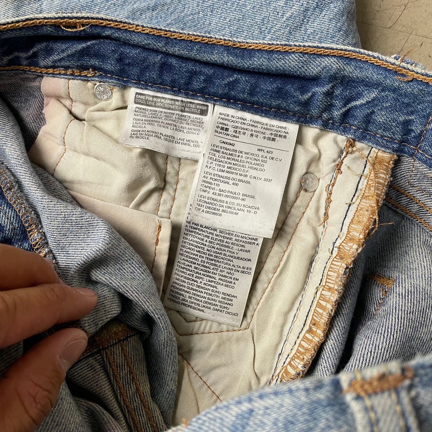 (M) Ripped Levi’s 501 CT Jeanshose faded hellblau W29/L32