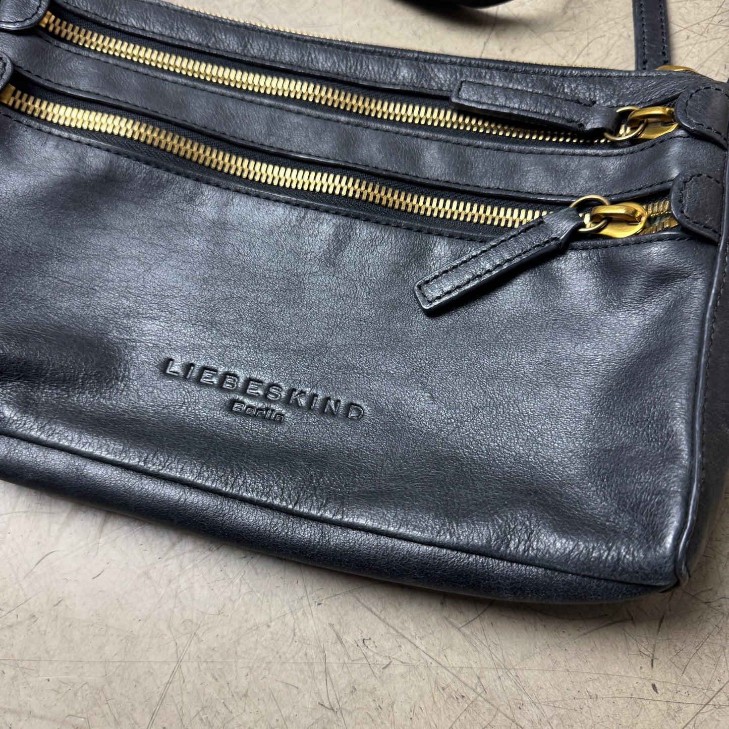 Liebeskind Berlin Leder Side Bag schwarz Double Zip