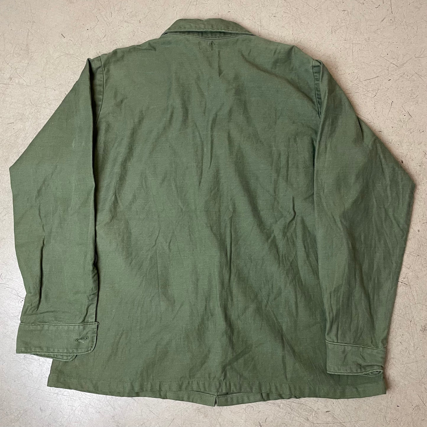 (L) 1970s OG107 Cotton Sateen US Army Hemd grün