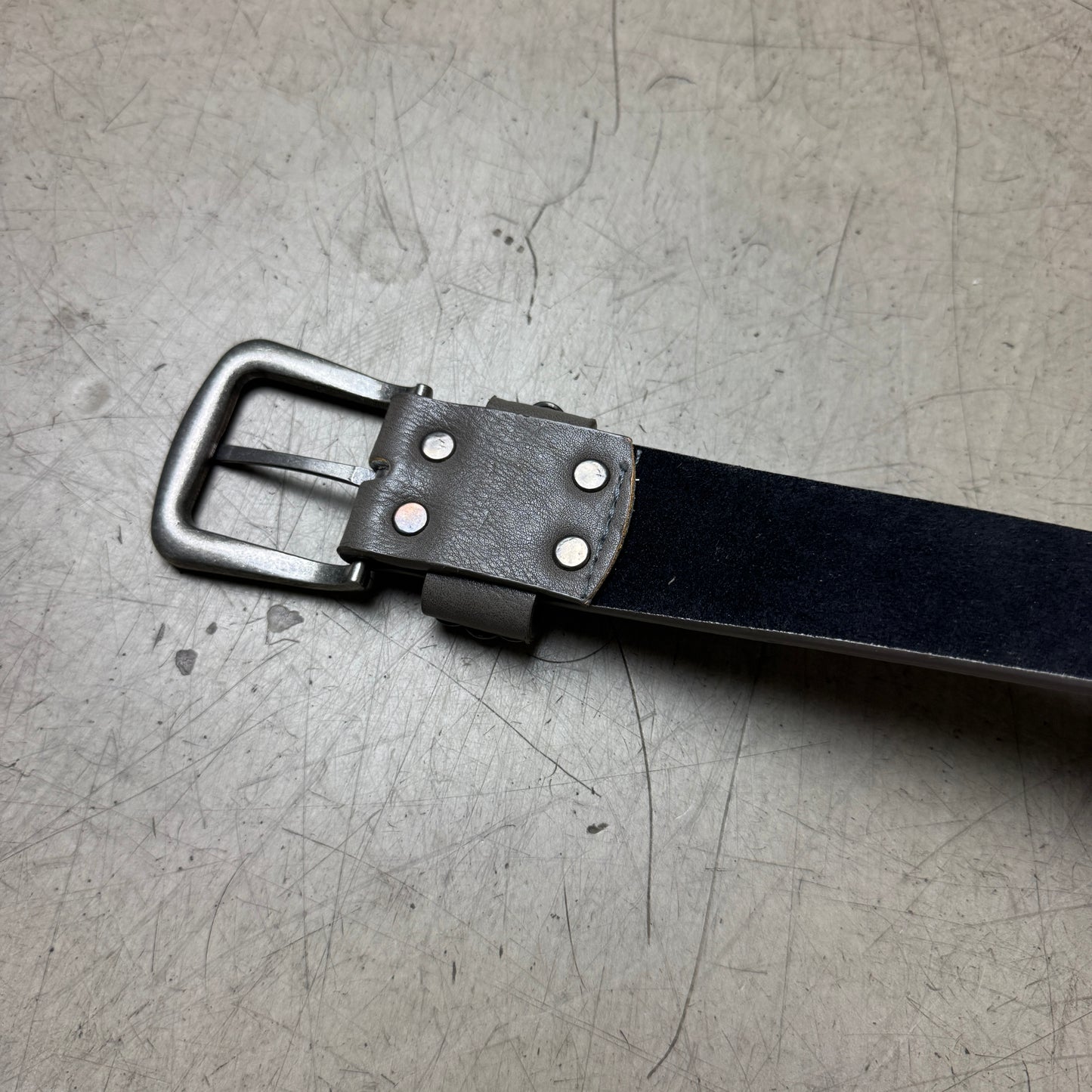 Metall Studded Leder Gürtel Grau Silber 110cm