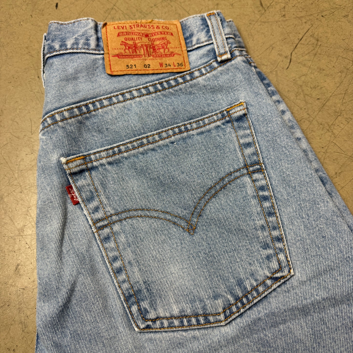 (M-L) Levi’s 521 02 Jeanshose hellblau W34/L36