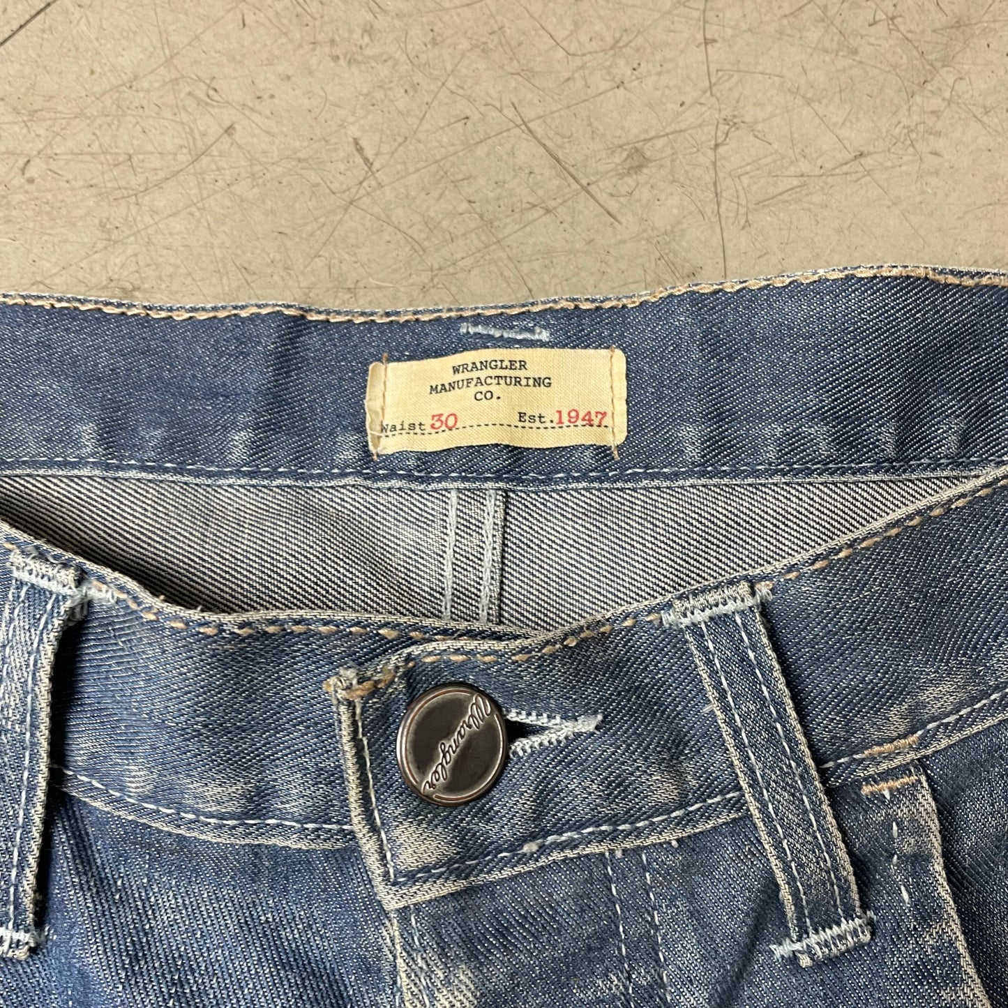 (M-L) Wrangler „Bruce“ Jeanshose faded blau W30/L34