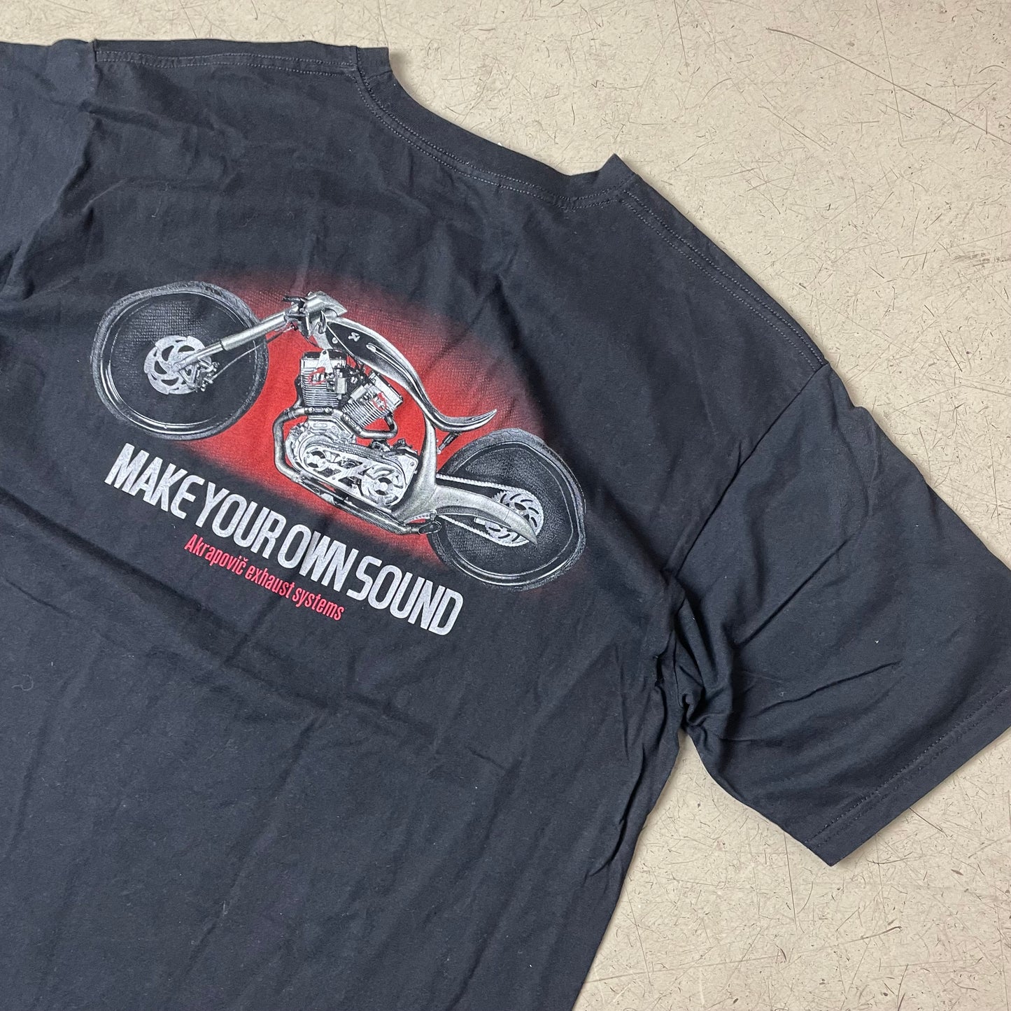 (L) Akrapovic Exhaust System Choppers Tshirt schwarz