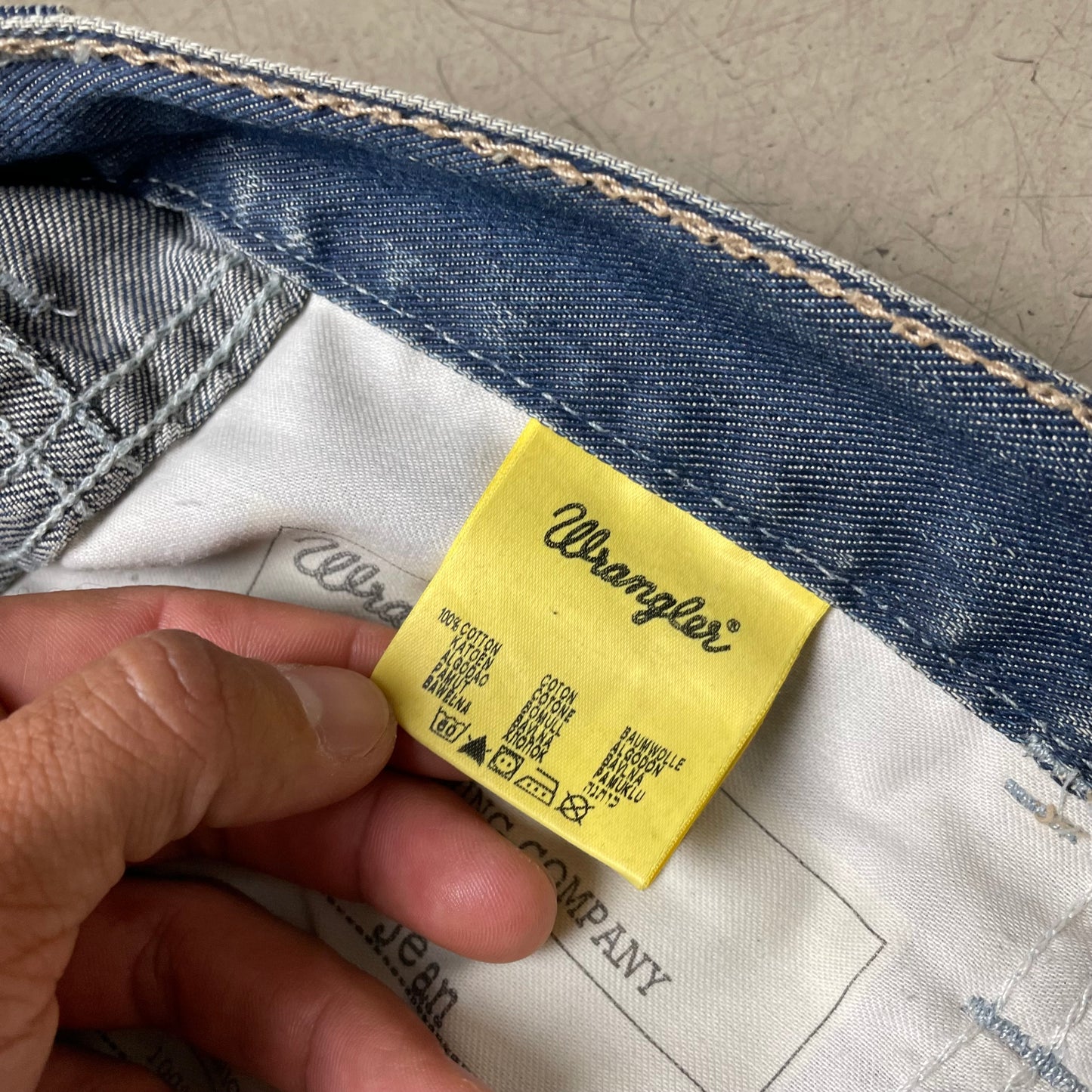 (M-L) Wrangler „Bruce“ Jeanshose faded blau W30/L34