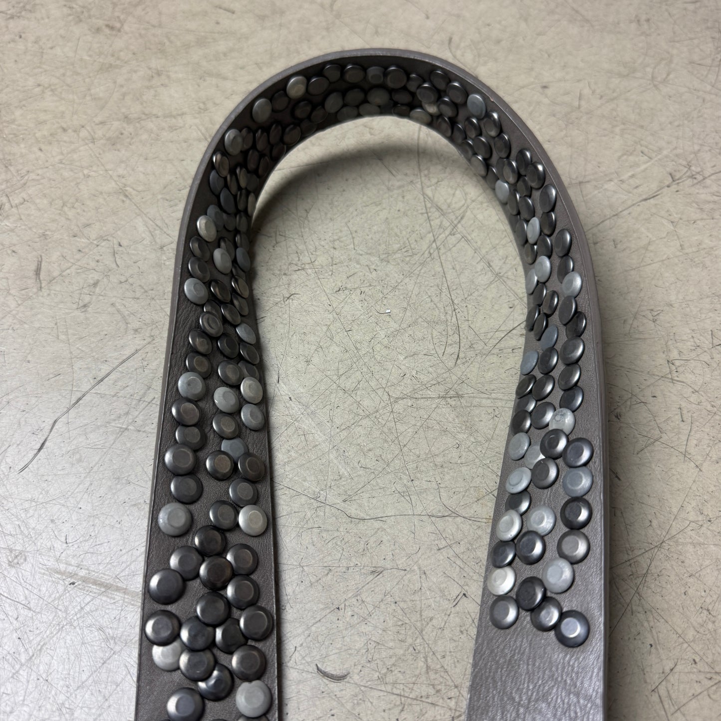 Metall Studded Leder Gürtel Grau Silber 110cm