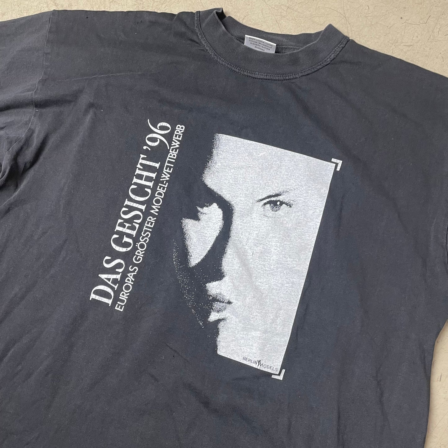 (XL) 1996 Das Gesicht Face Print Tshirt schwarz weiß