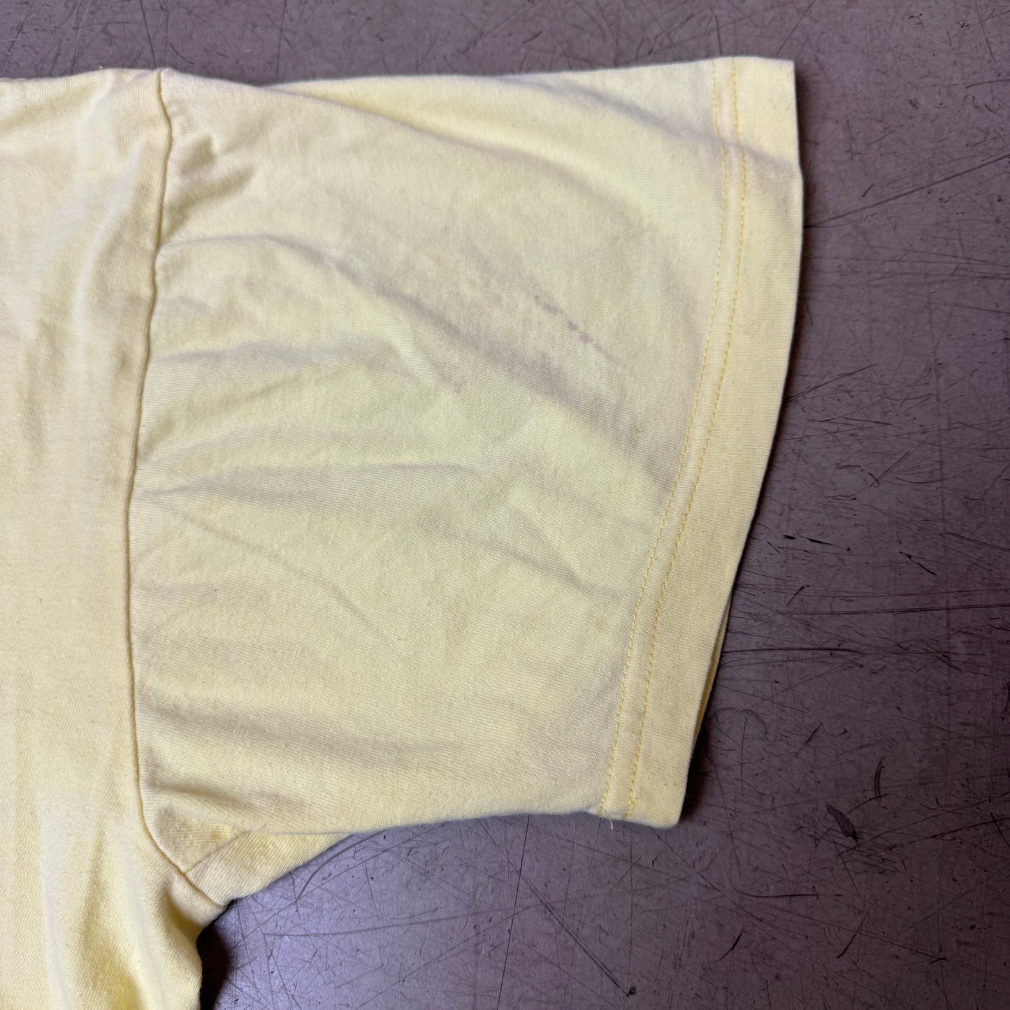 (M-L) 1990s China Great Wall Souvenir Print Tshirt Butter Yellow