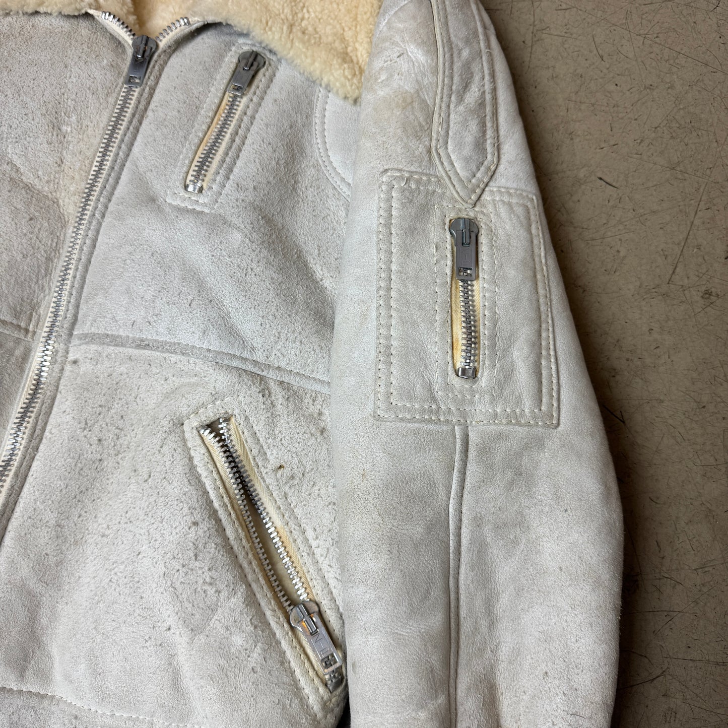(S-M) 1970s Leder Piloten Flieger Bomberjacke hellgrau echte Schafswolle