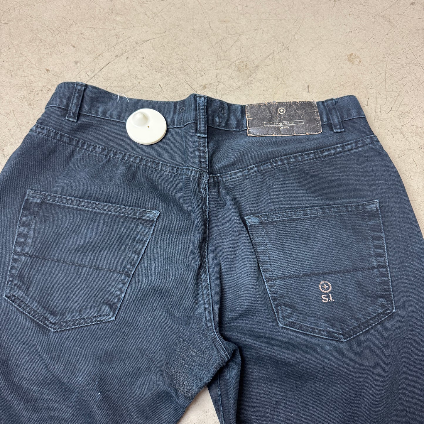 (M-L) Faded Black Stone Island Jeanshose W34
