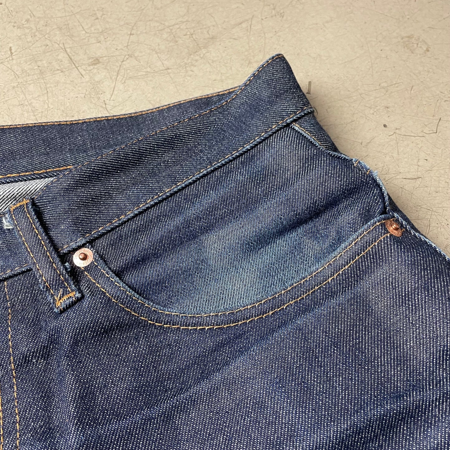 (L) Supreme Selvedge Selvage Denim Jeanshose dunkelblau W30